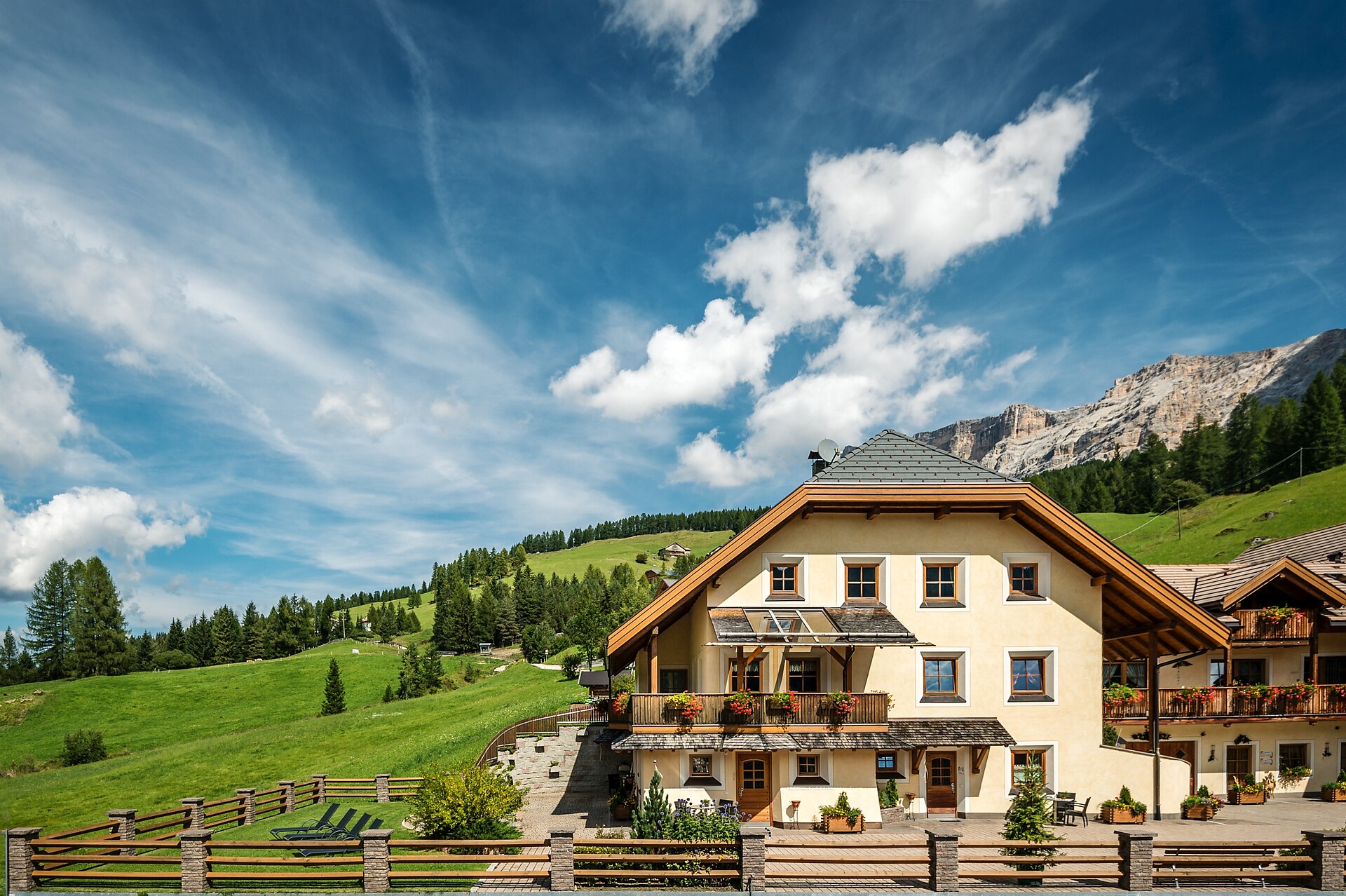Taela Apartments San Cassiano