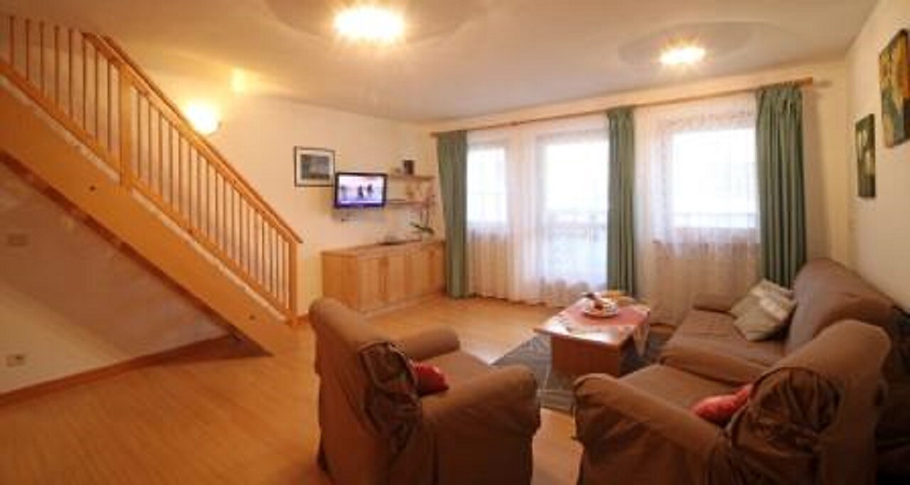 Apartment 5 pax: living