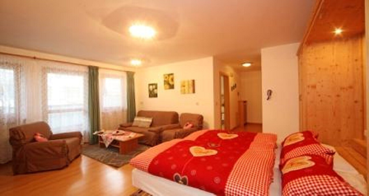 Apartment 5 pax: living