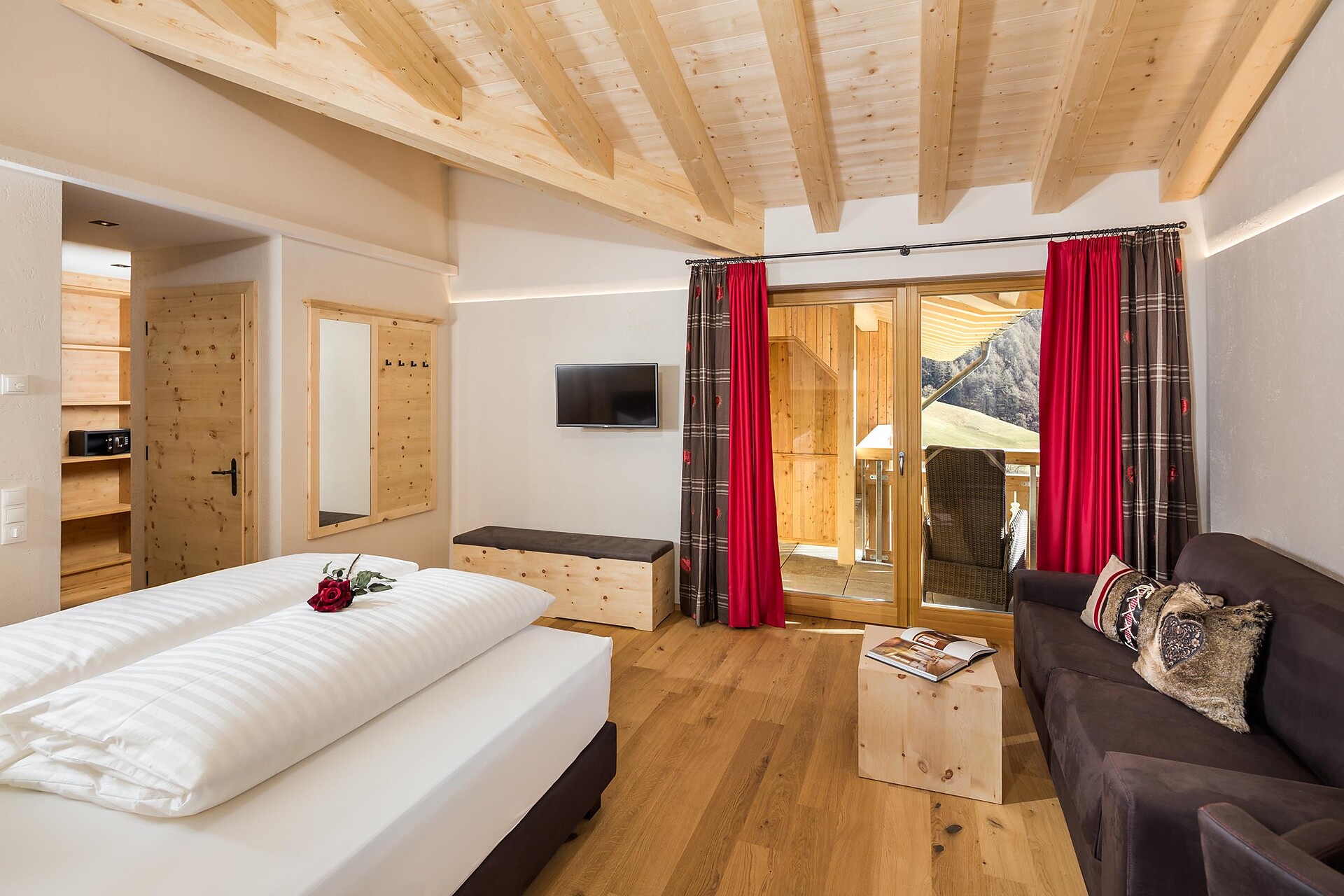 Panoramic room