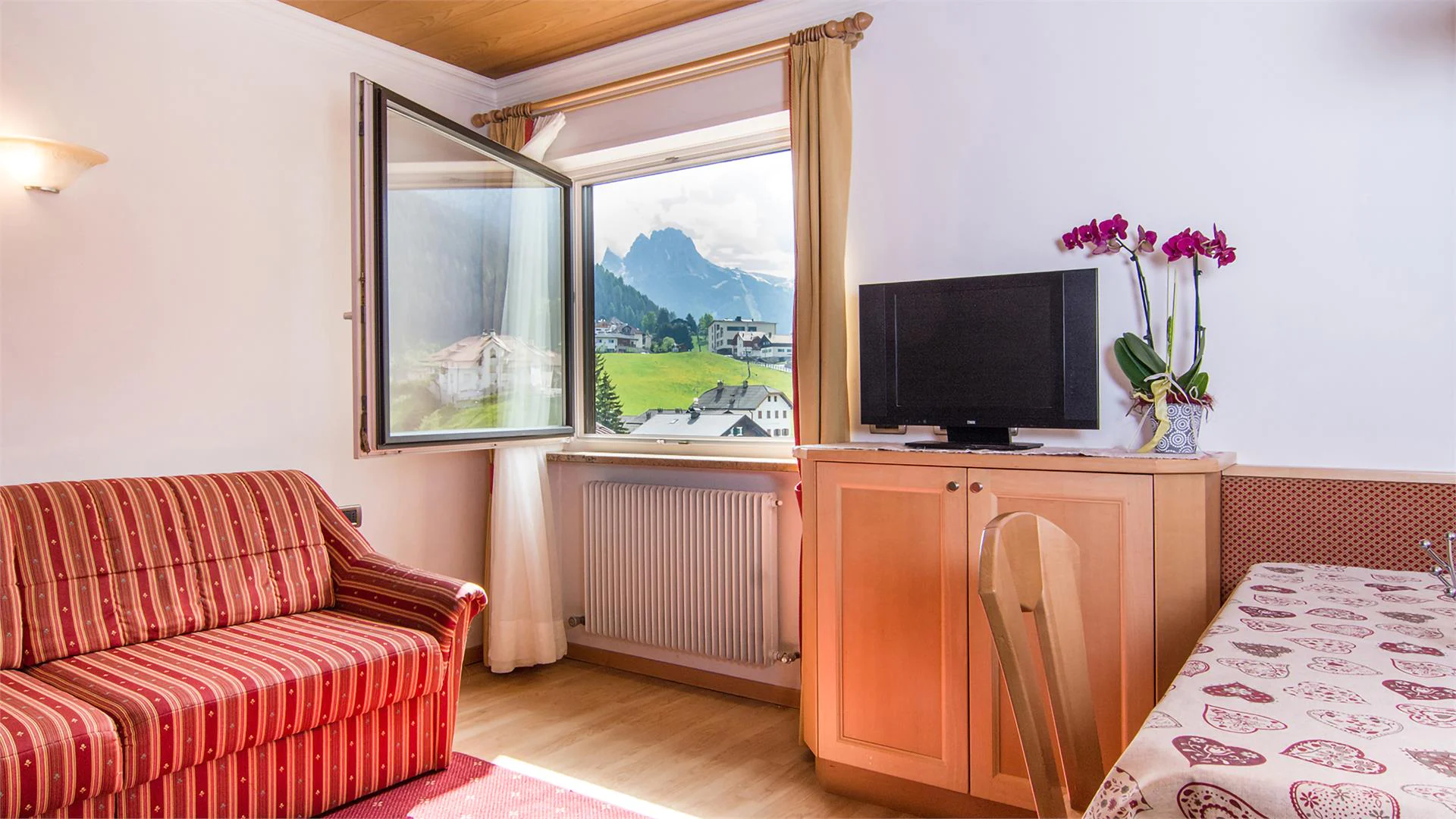 Apartments Cesa Gardis S.Crestina Gherdëina/Santa Cristina Val Gardana 7 suedtirol.info