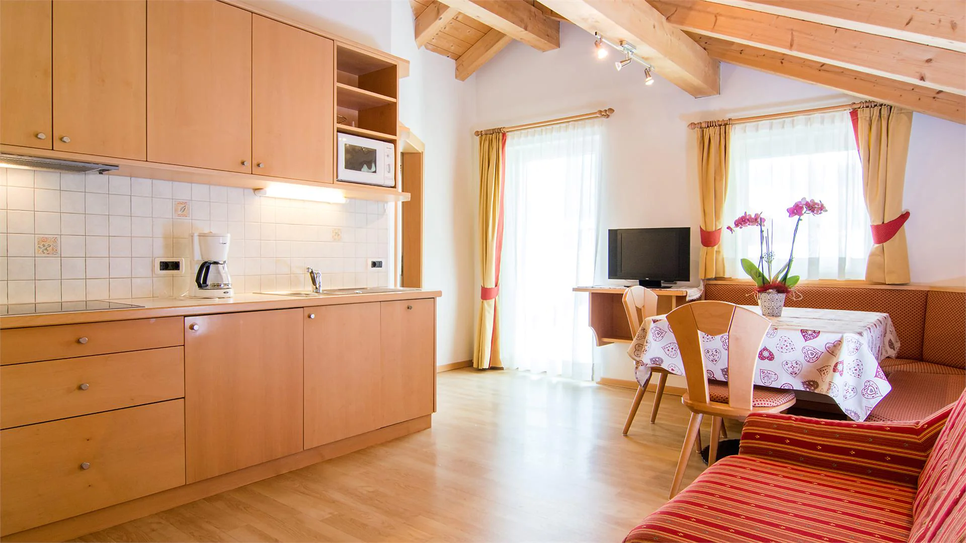 Apartments Cesa Gardis S.Crestina Gherdëina/Santa Cristina Val Gardana 23 suedtirol.info