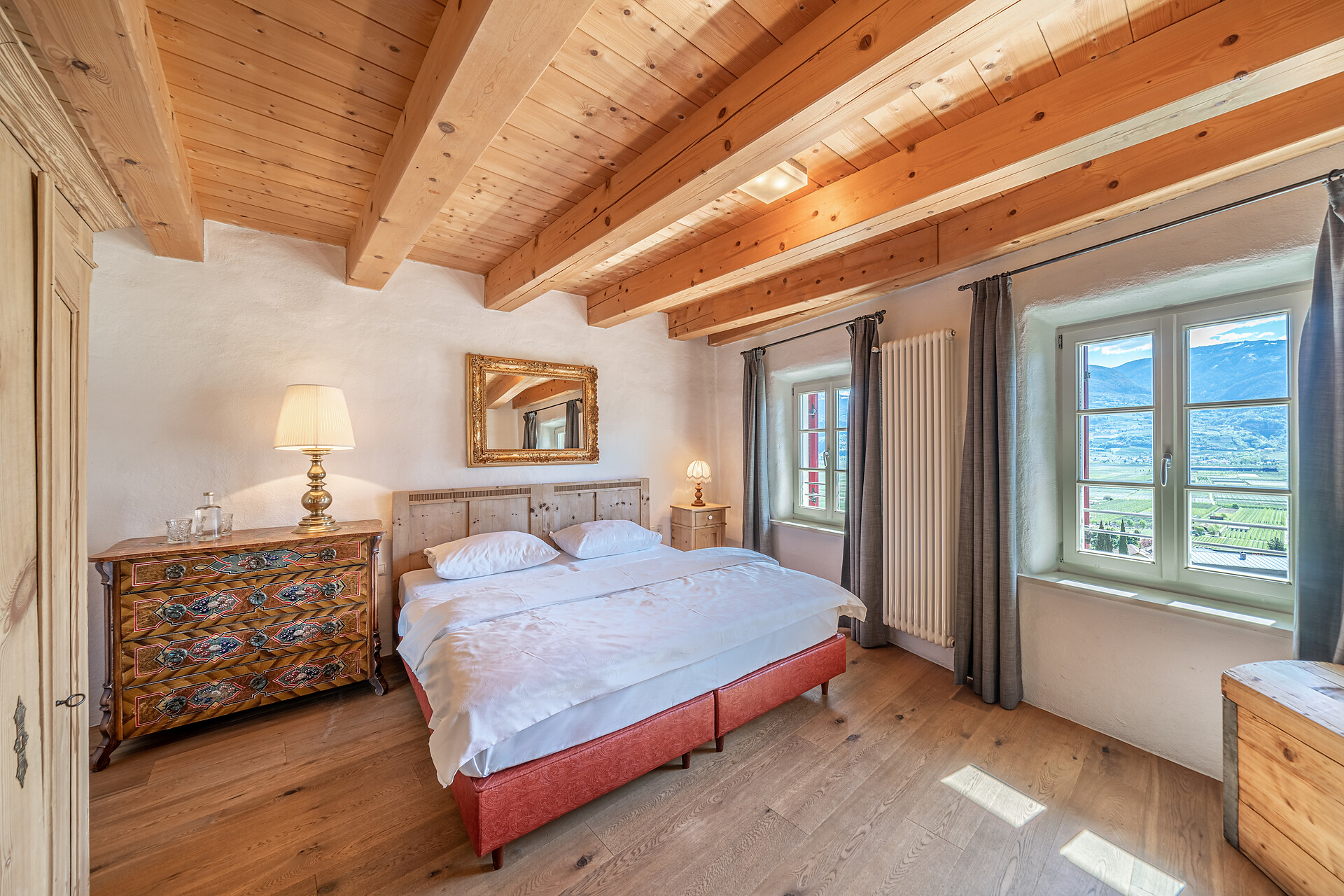 Rooms & Suites