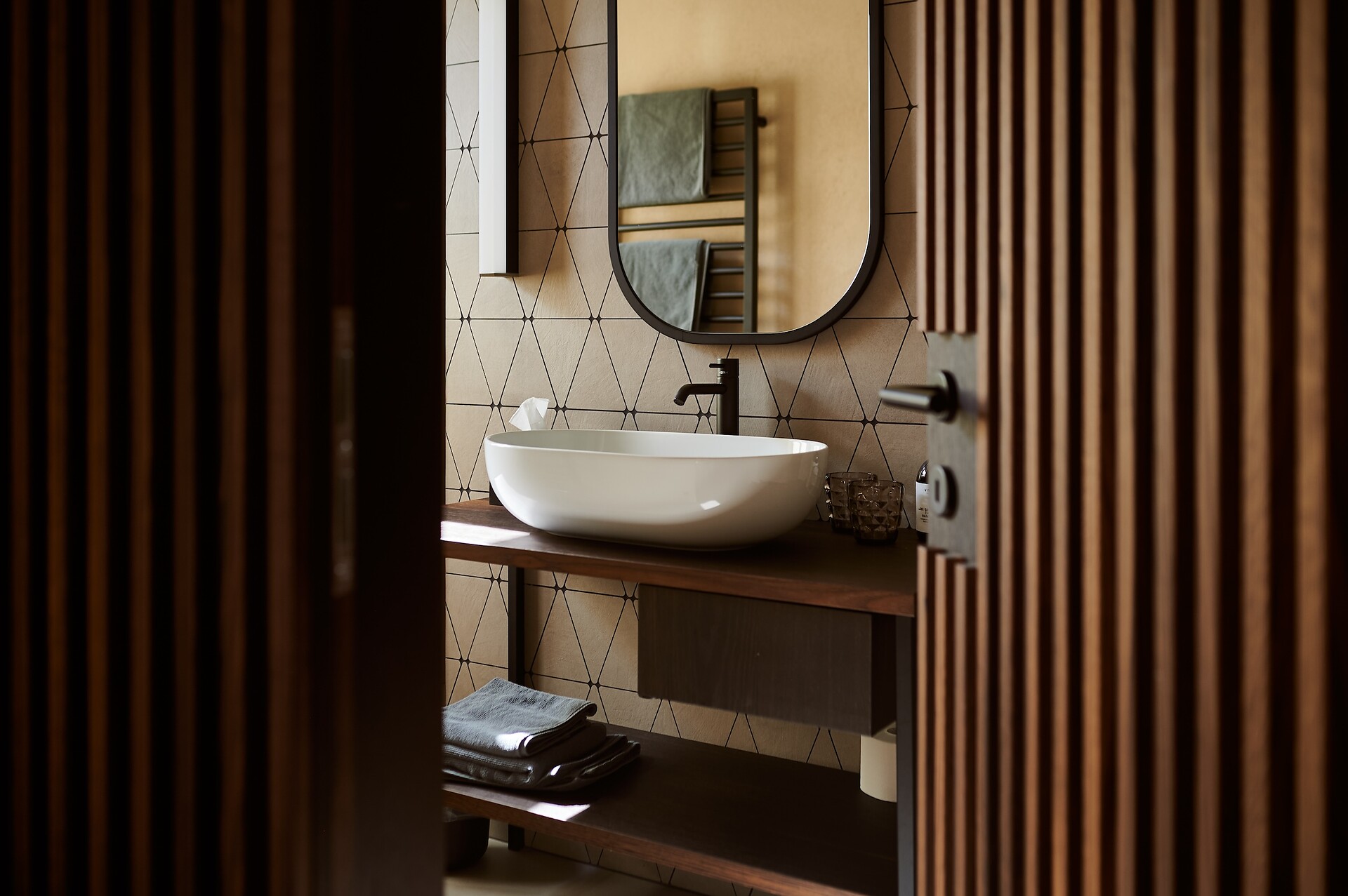 Bathroom suite