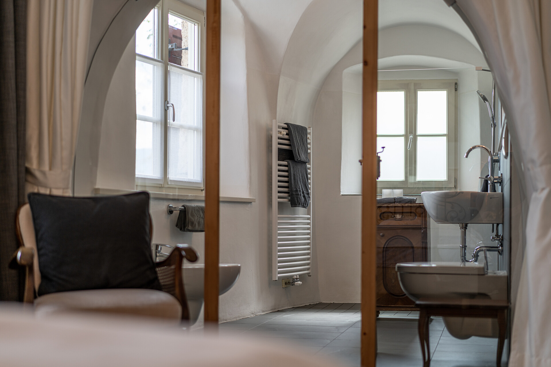 Rooms & Suites