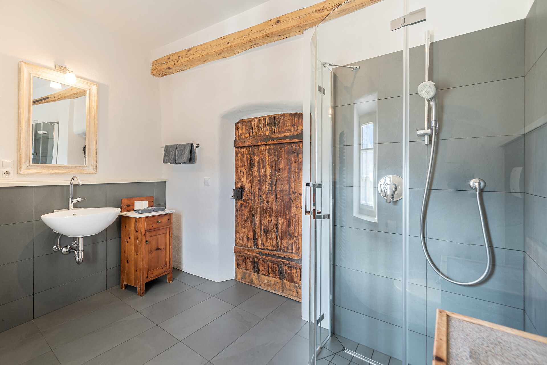 Rooms & Suites