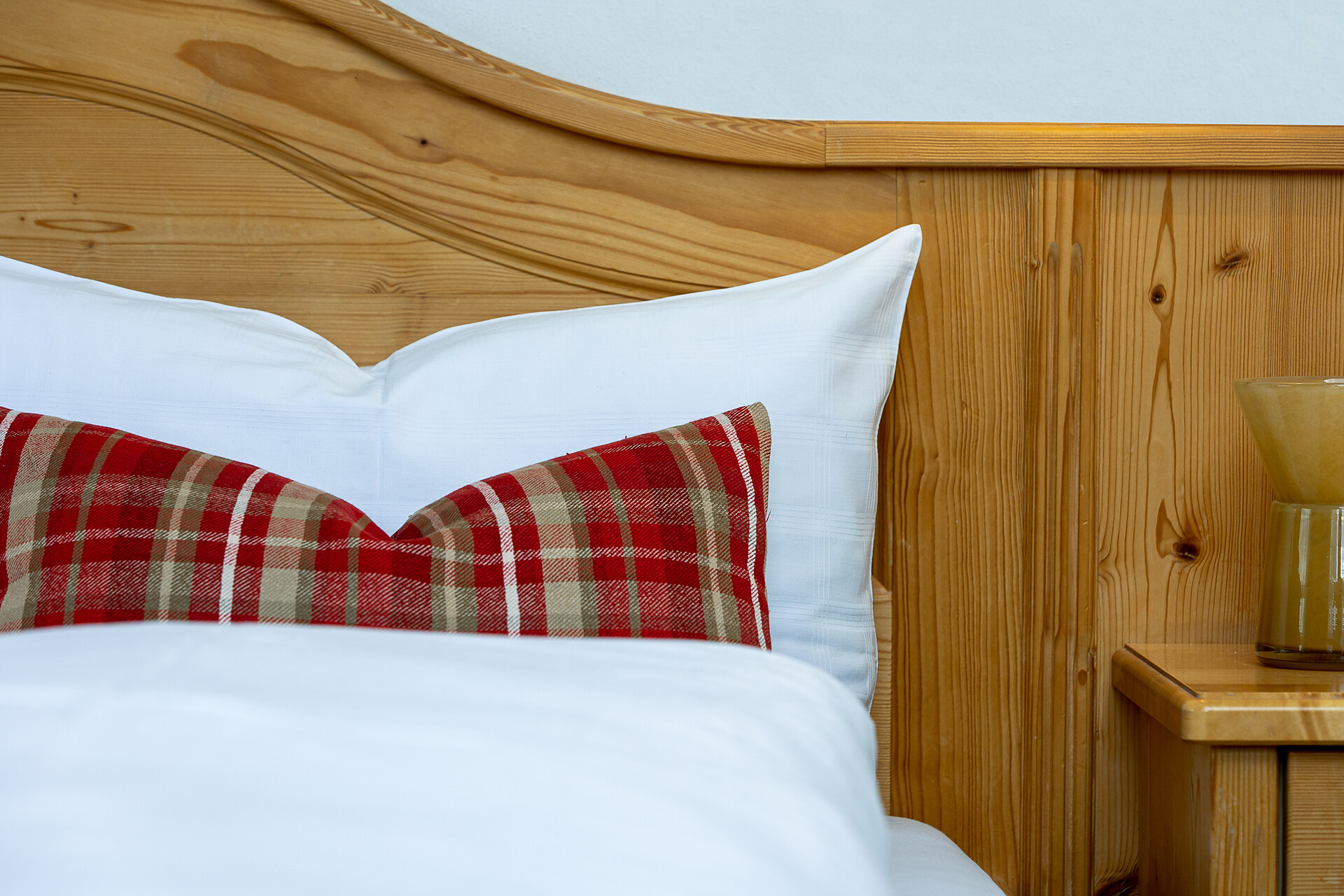 Bett Detail 5