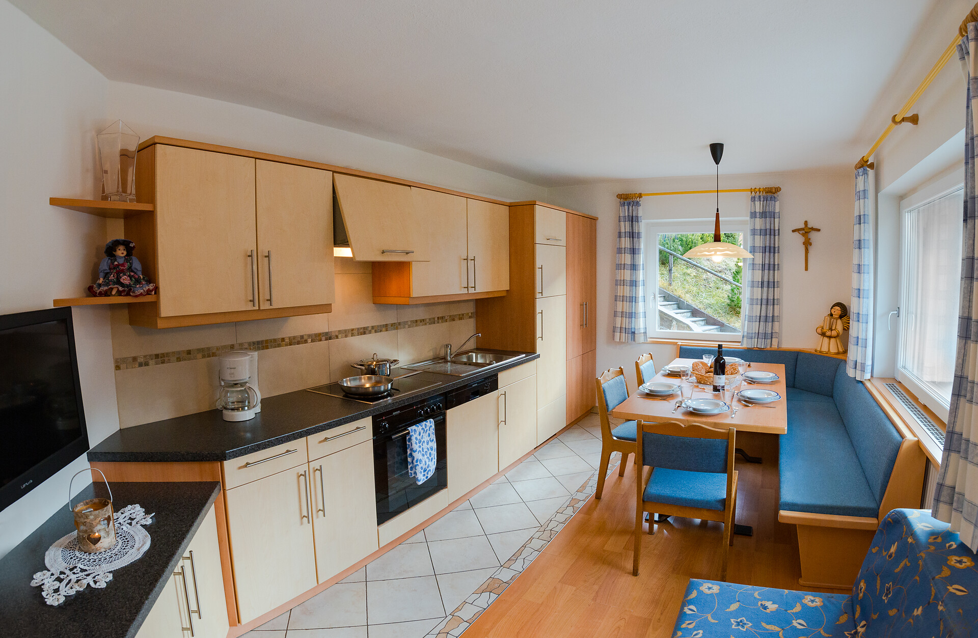 livingroom with kitchen