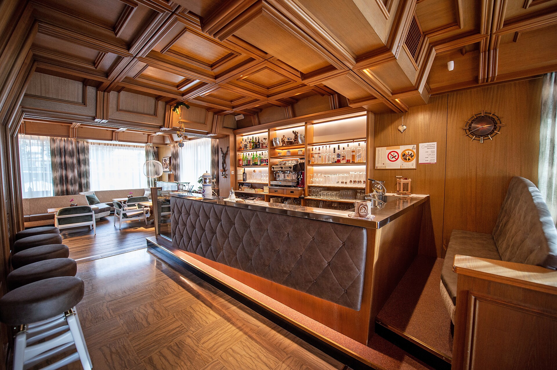 Lounge Bar