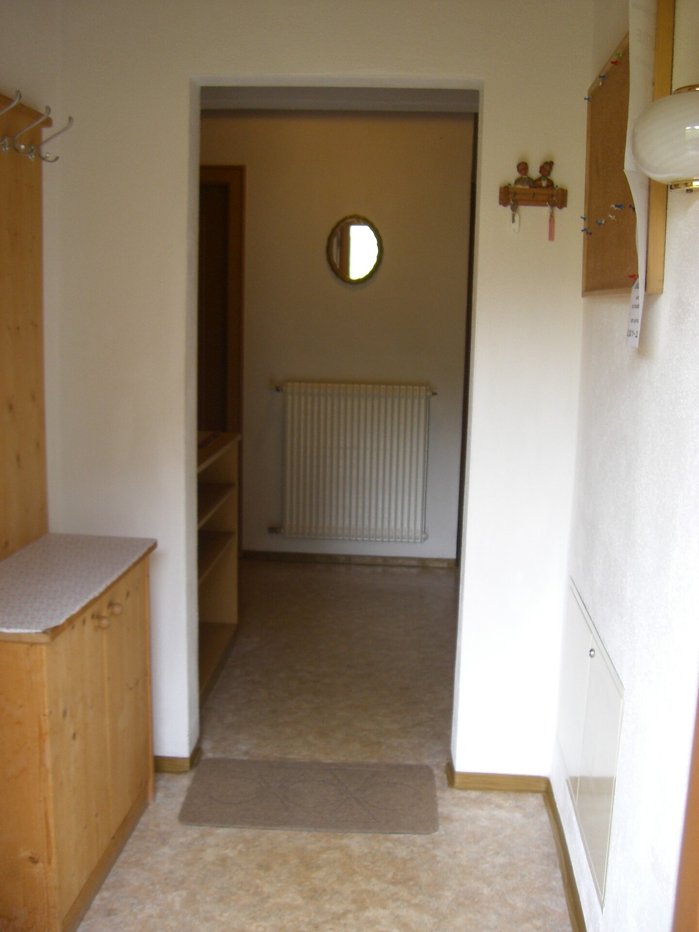 Eingang Wohnung mit Balkon