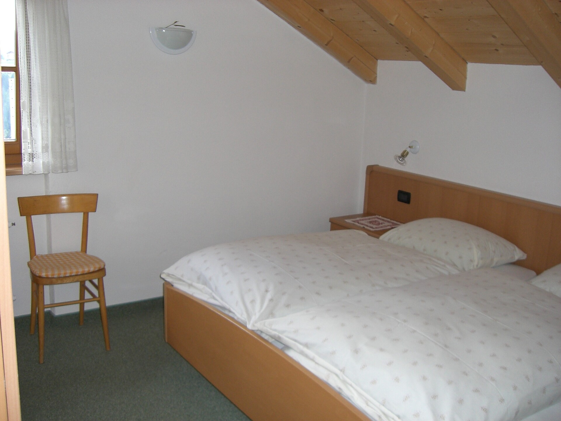 Doppelzimmer Wohnung mit Balkon