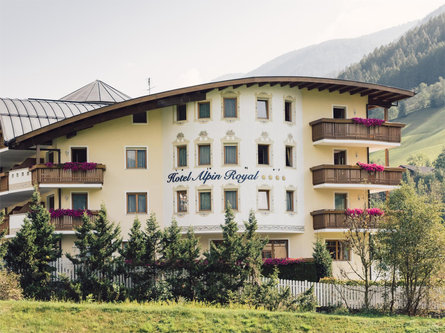 Alpin Royal Wellness Refugium & Resort Hotel Valle Aurina 1 suedtirol.info