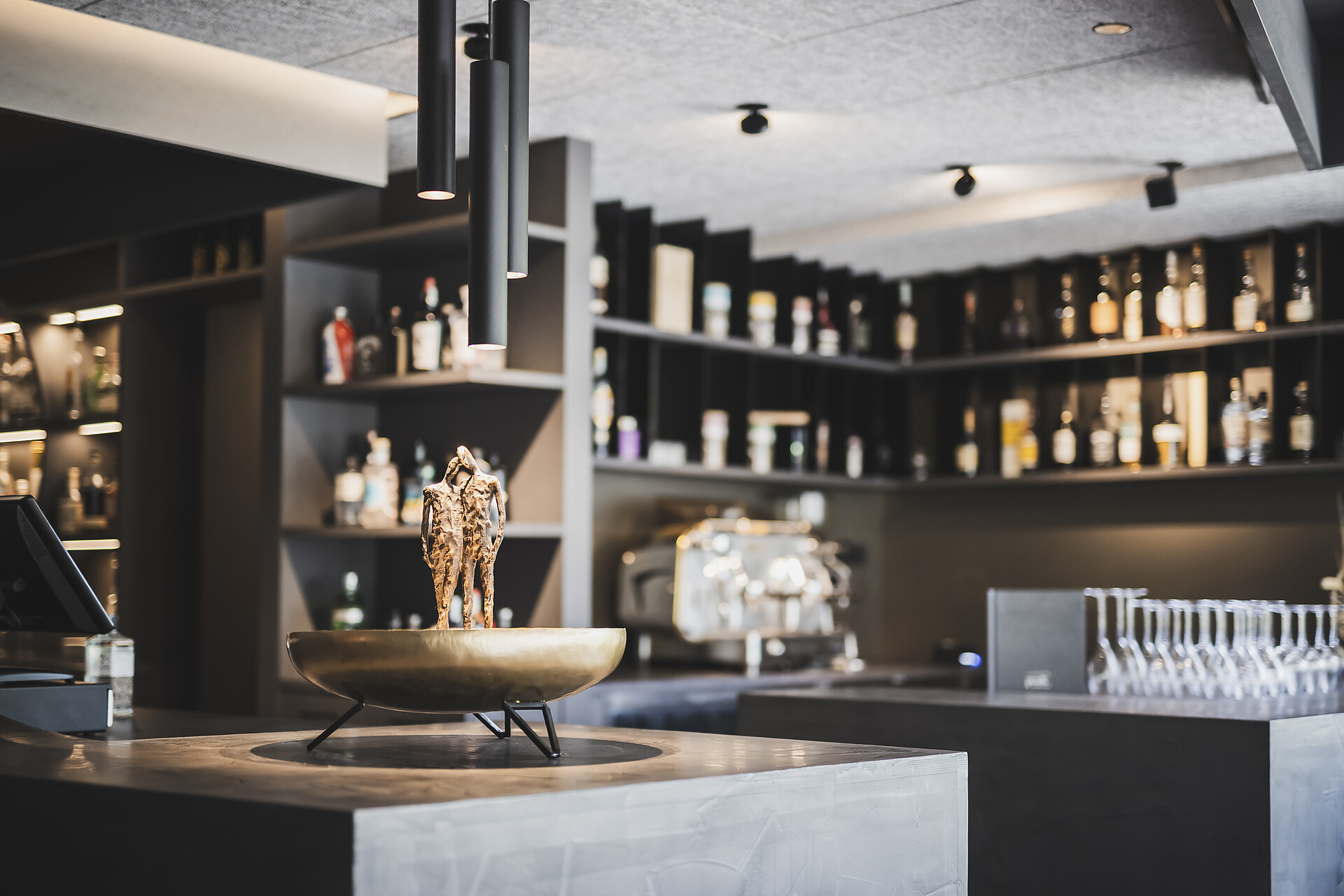livingroom peaK Bar