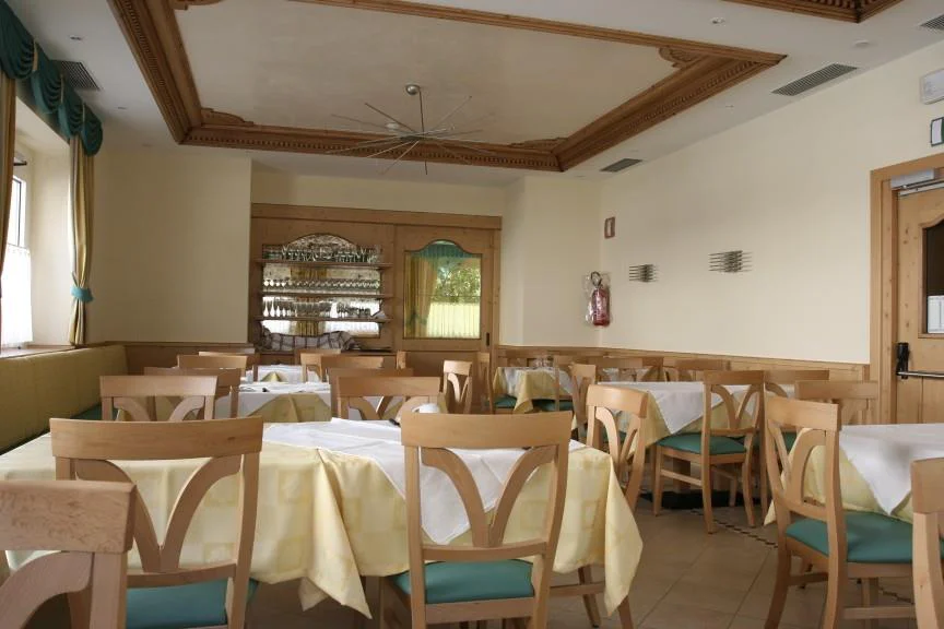 ALBERGO TRATTORIA HOFER Bolzano 12 suedtirol.info