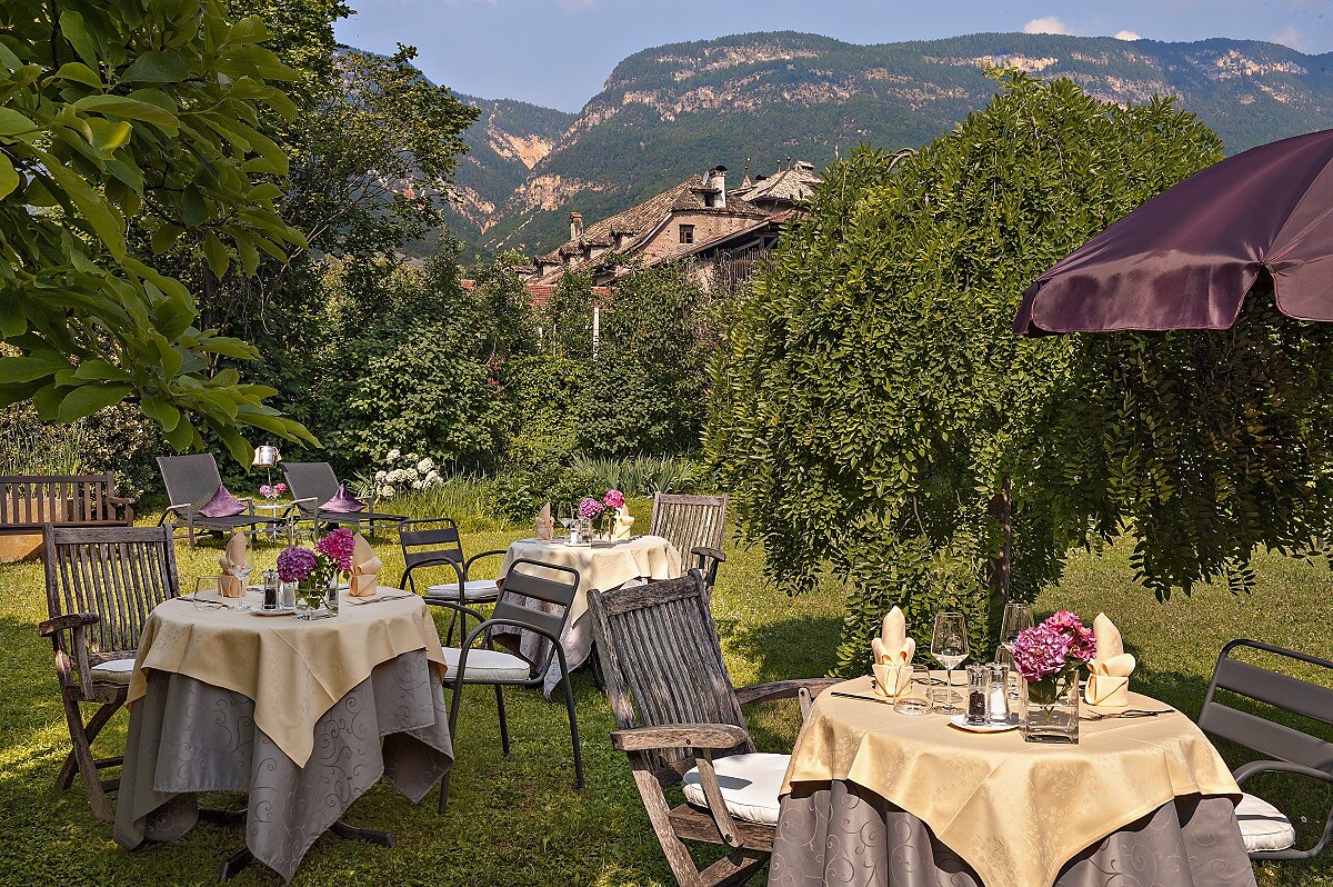 Angerburg Blumenhotel Eppan an der Weinstraße 10 suedtirol.info