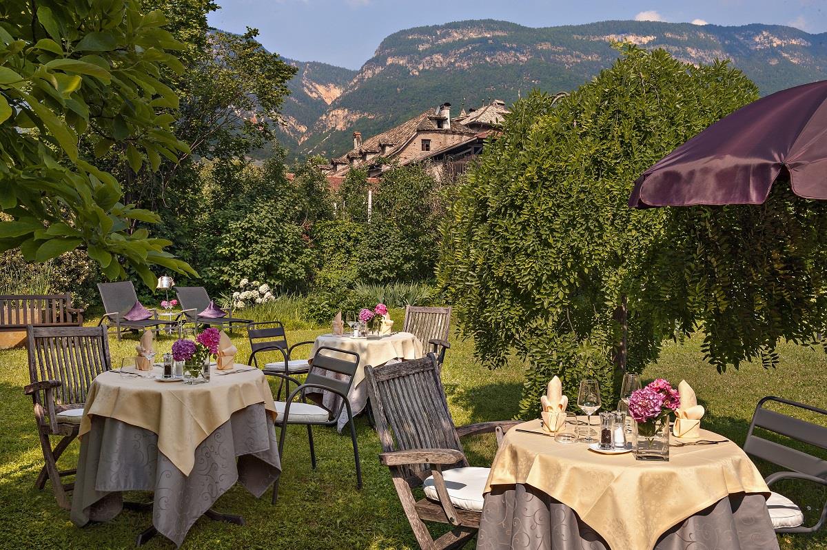 Angerburg Blumenhotel Eppan an der Weinstraße 10 suedtirol.info