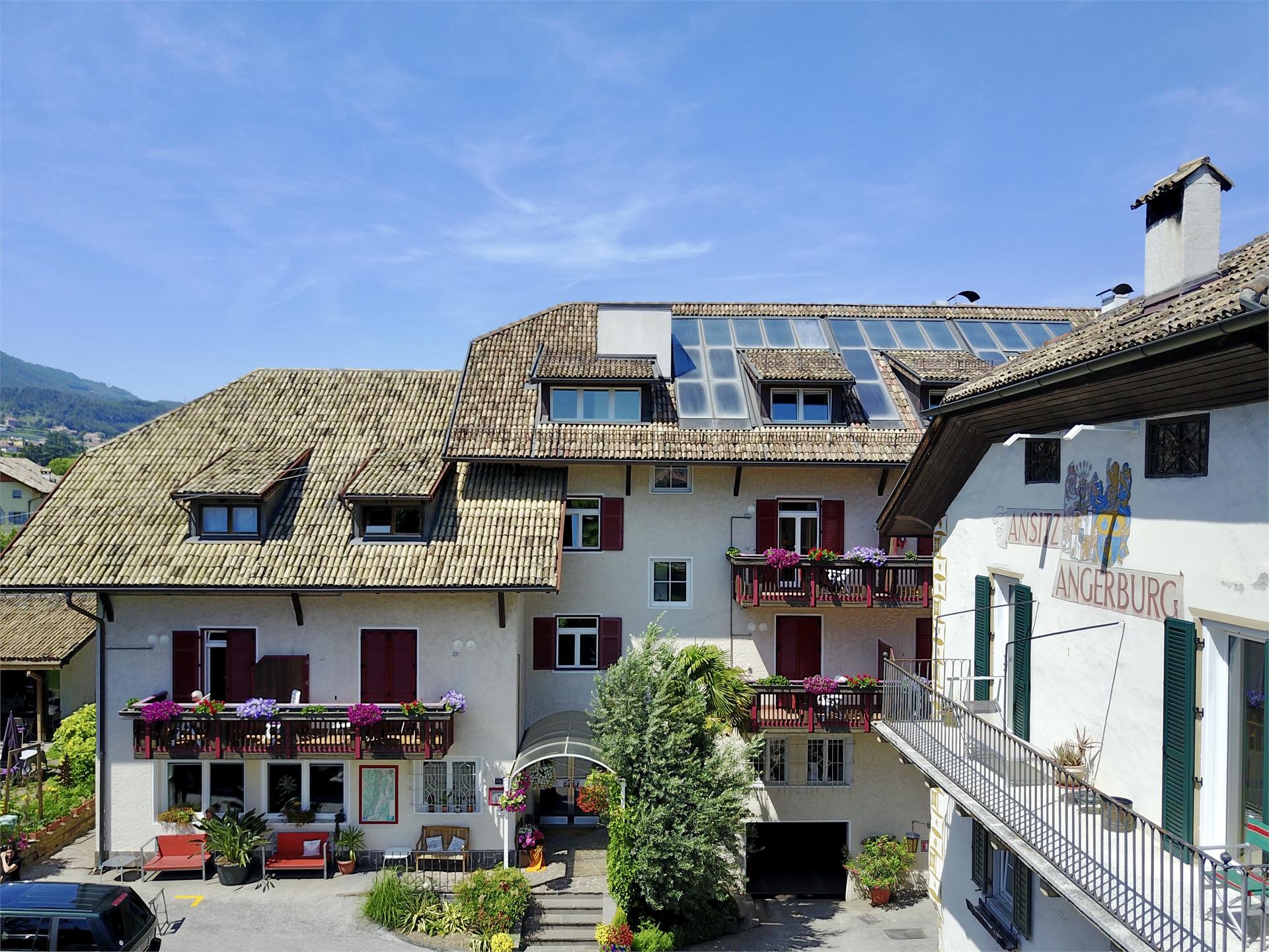 Angerburg Blumenhotel Eppan an der Weinstraße 19 suedtirol.info