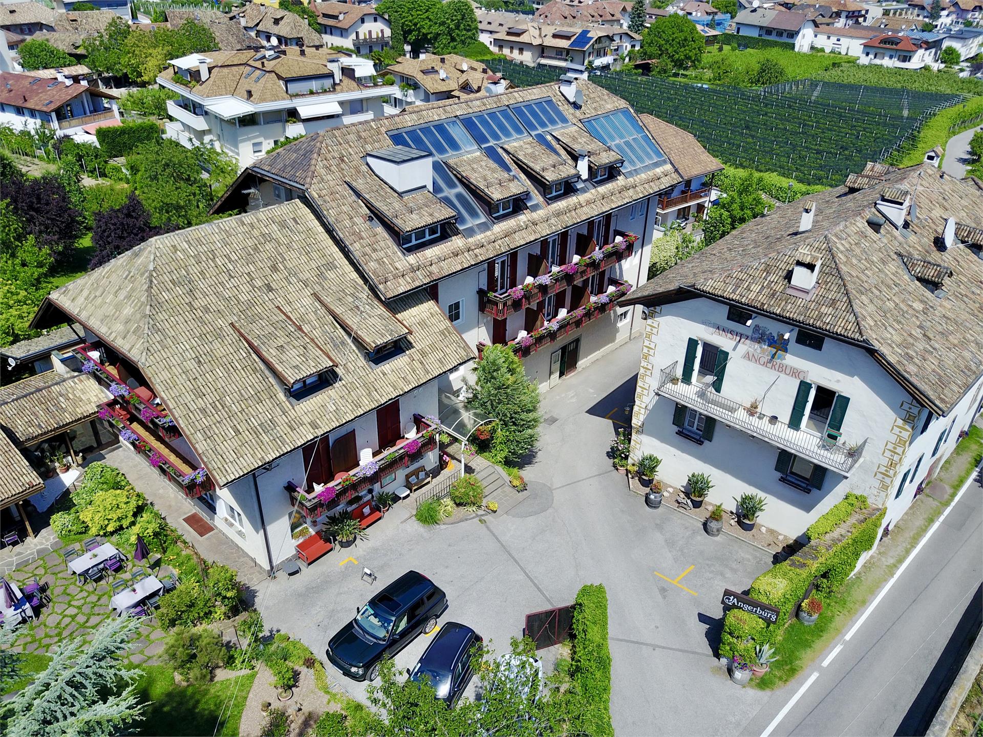 Angerburg Blumenhotel Eppan an der Weinstraße 16 suedtirol.info