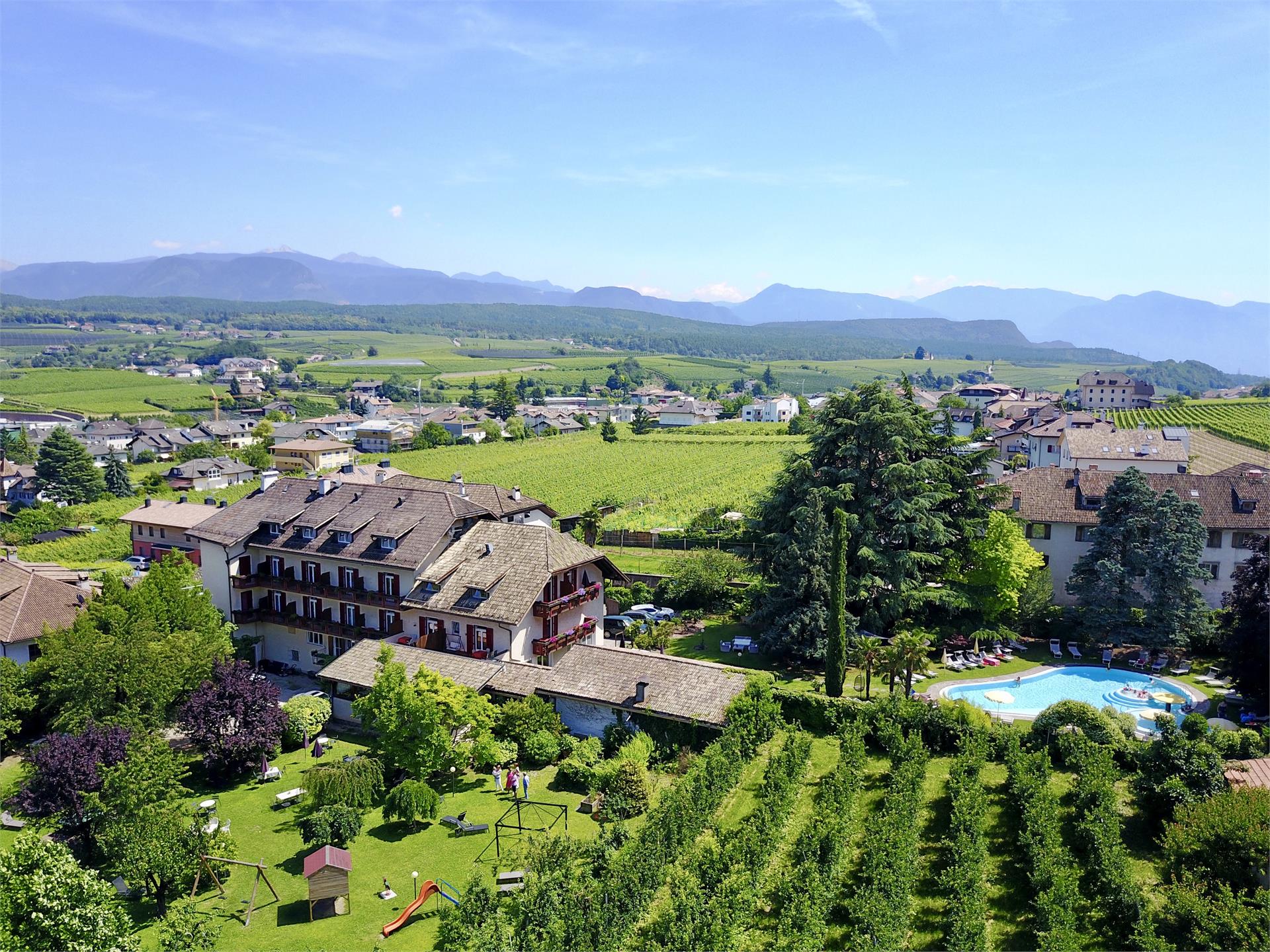 Angerburg Blumenhotel Eppan an der Weinstraße 17 suedtirol.info