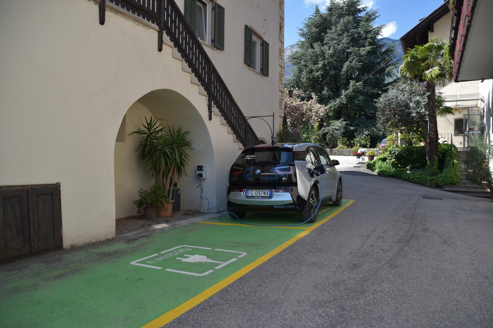 Angerburg Blumenhotel Eppan an der Weinstraße 6 suedtirol.info