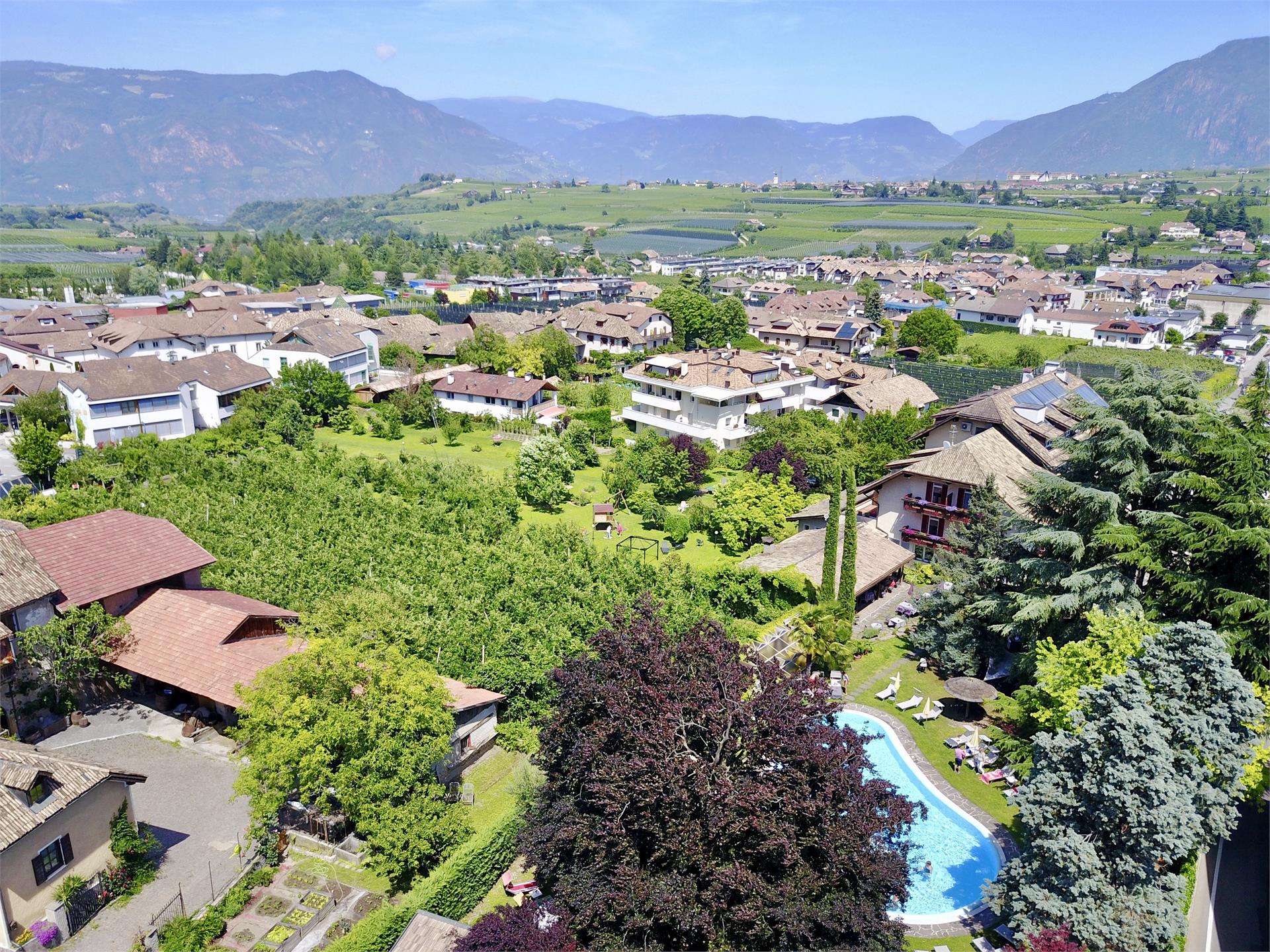 Angerburg Blumenhotel Eppan an der Weinstraße 15 suedtirol.info