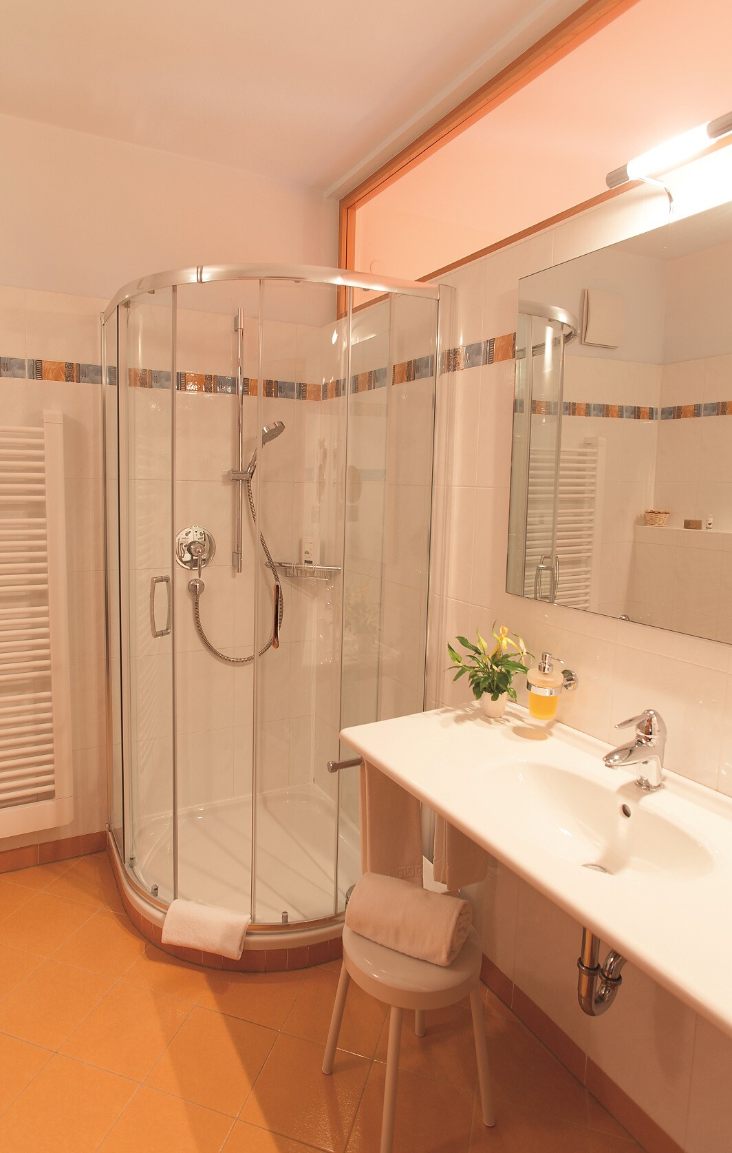 Angerburg Blumenhotel - Südtiroler Weinstraße - #11 - suedtirol.info