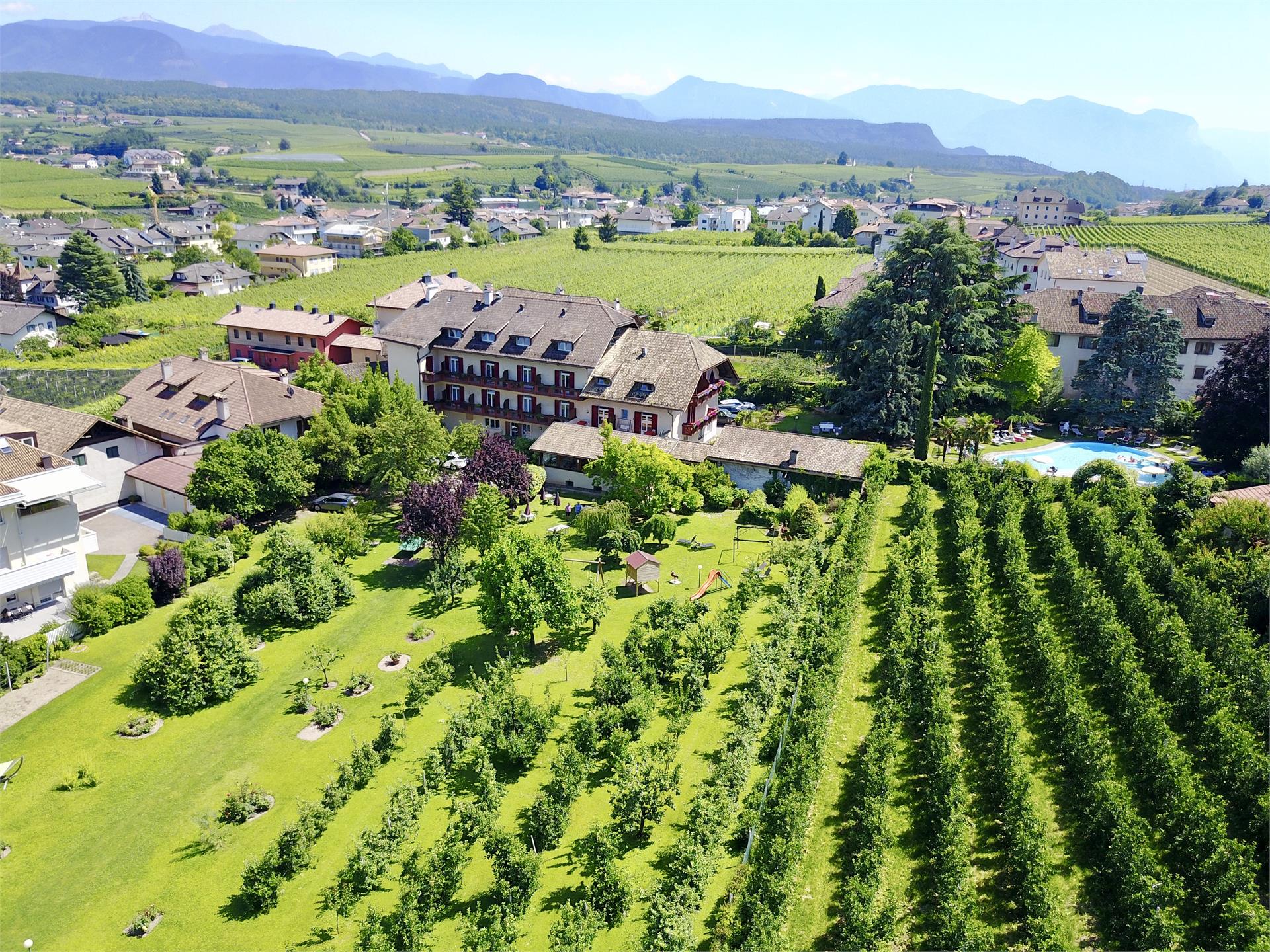 Angerburg Blumenhotel Eppan an der Weinstraße 18 suedtirol.info