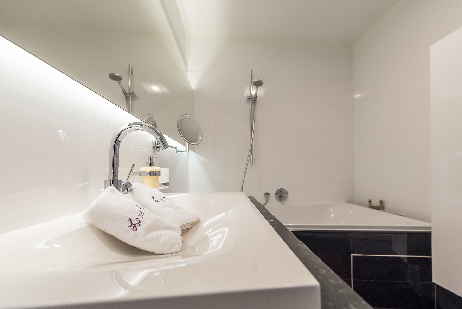 Deluxe apartment Campo Tures with balcony and whirl bathtube