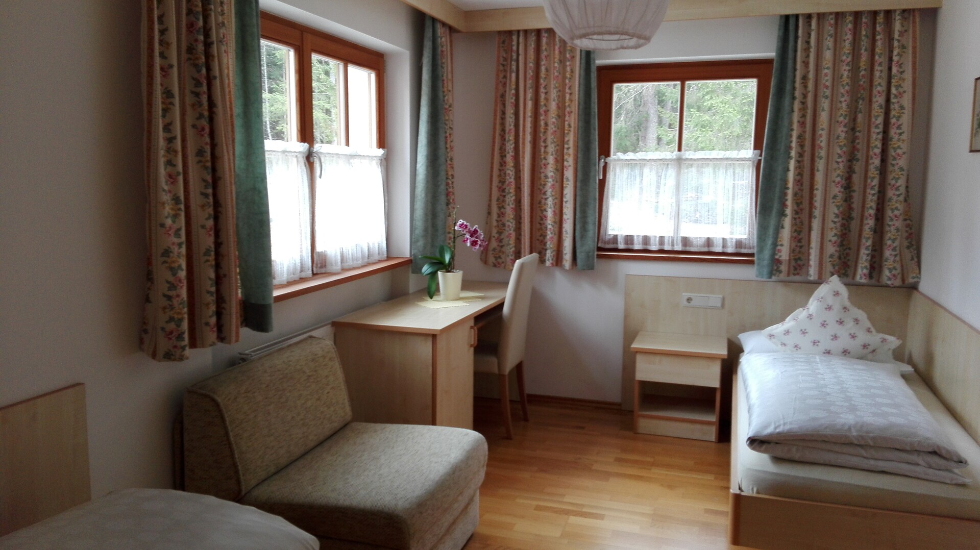 bedroom ( 2 people )