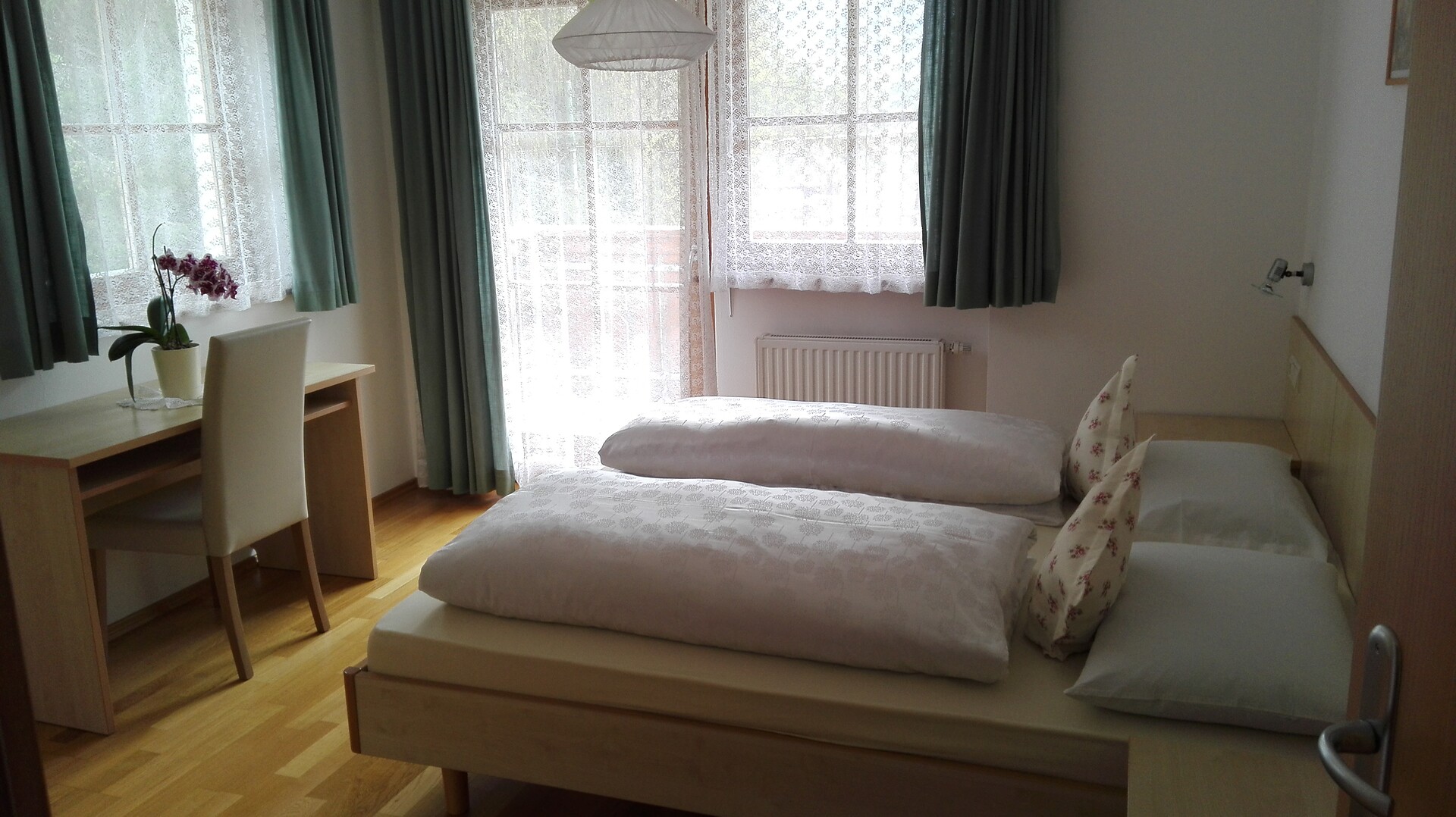bedroom ( 2 people )