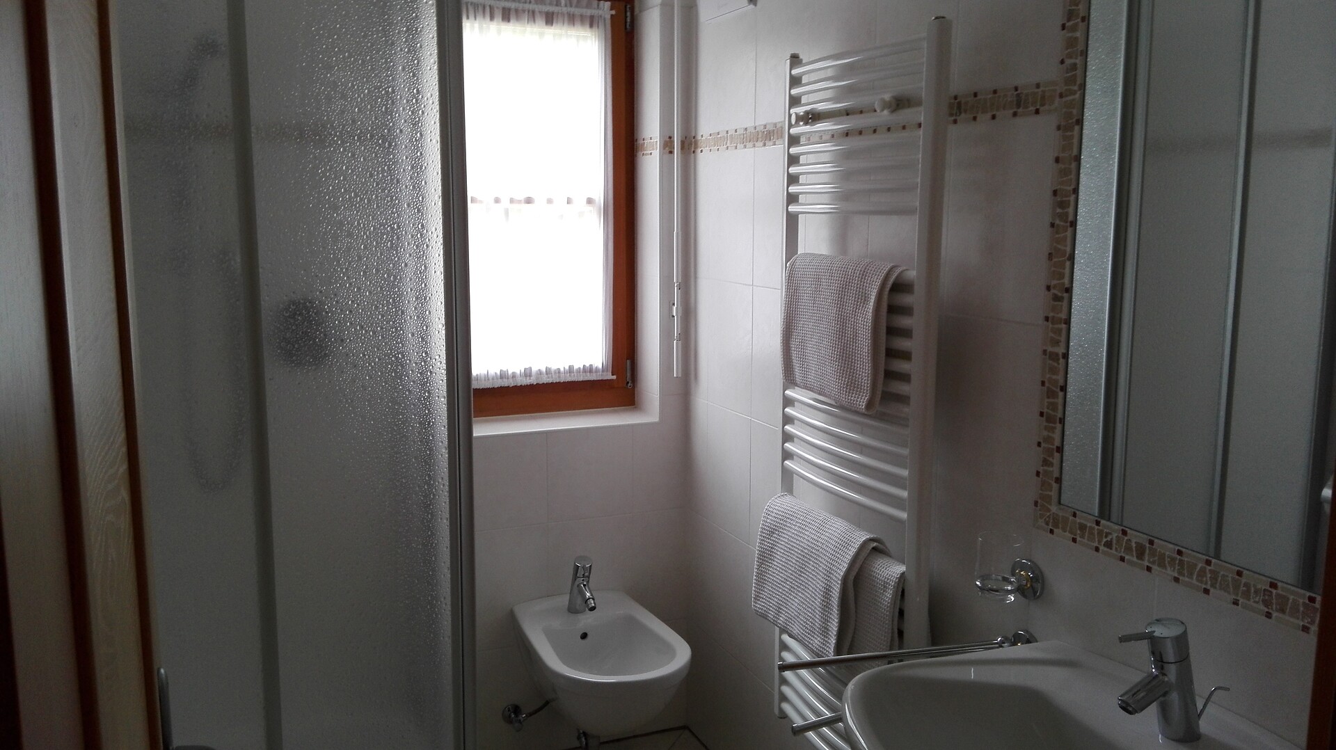 bathroom ( 4 persons )