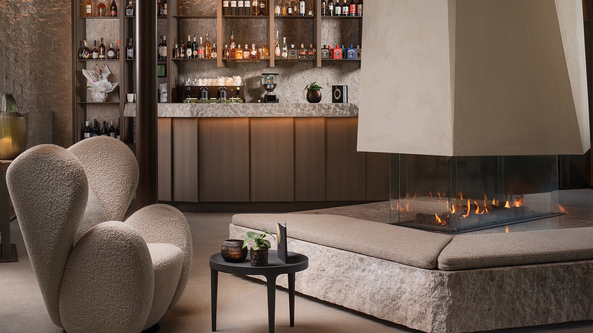 Bar & Lounge