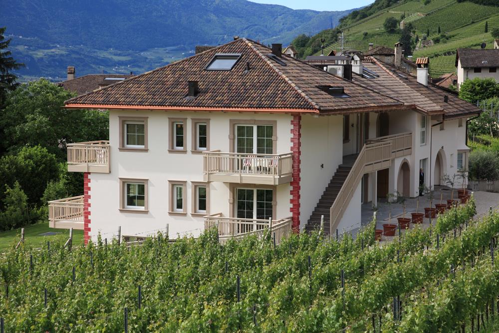 Ansitz Überbacherhof Tramin an der Weinstraße/Termeno sulla Strada del Vino 25 suedtirol.info