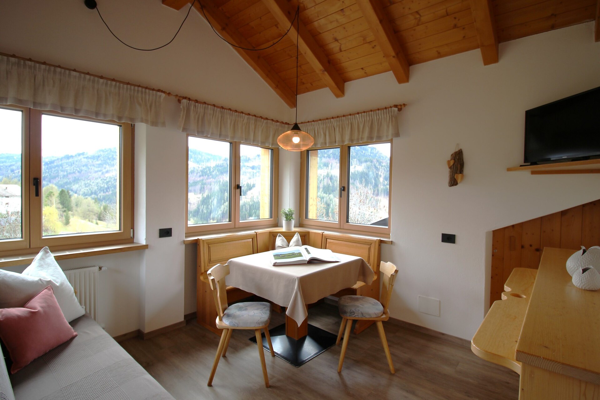 Wohnzimmer app. Panorama