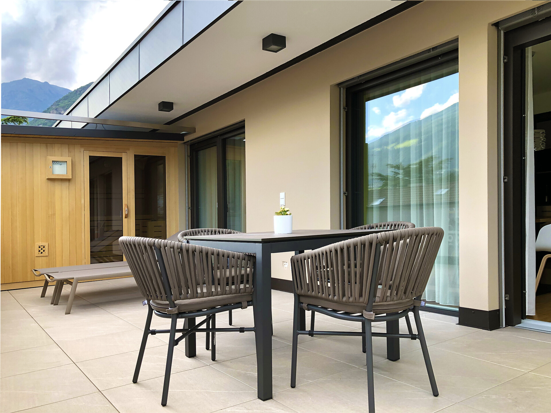 Dachterrasse mit eigener Sauna