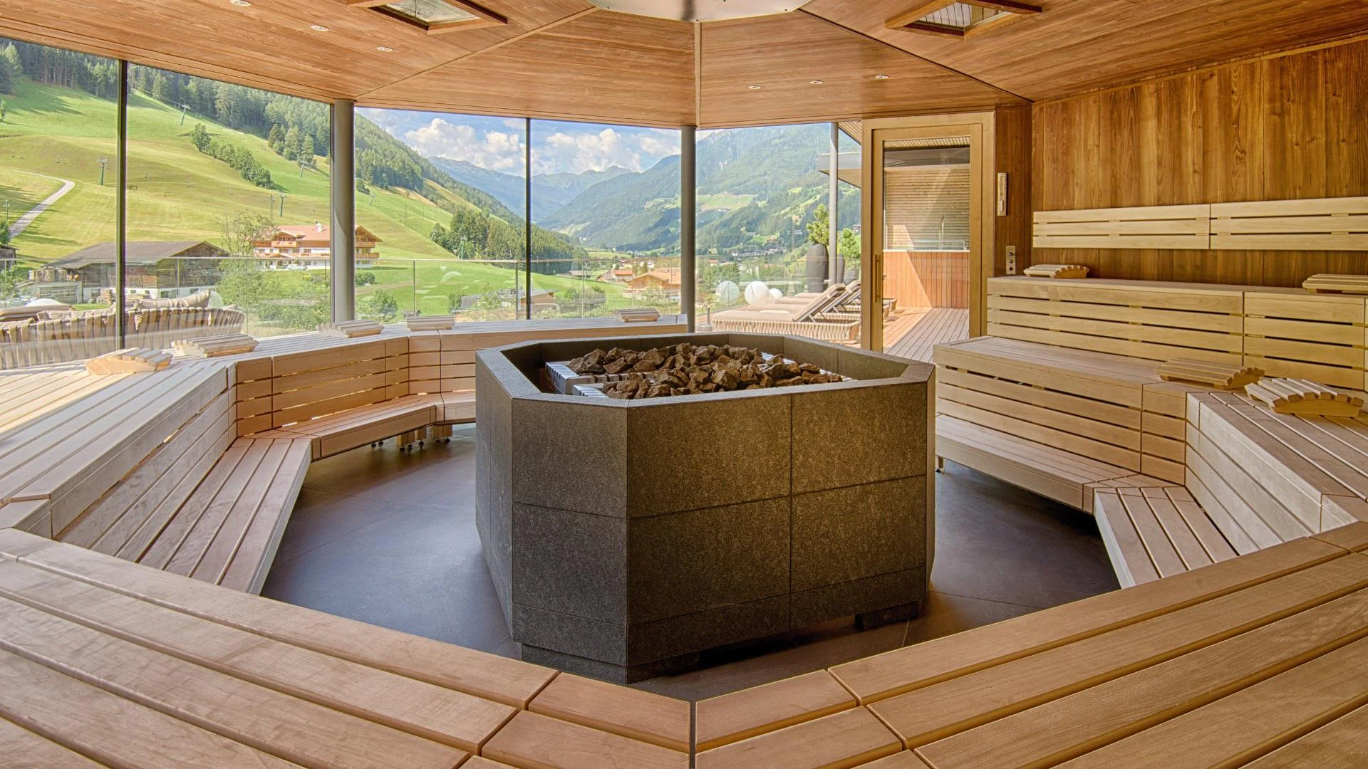 AMONTI Wellnessresort Ahrntal 14 suedtirol.info