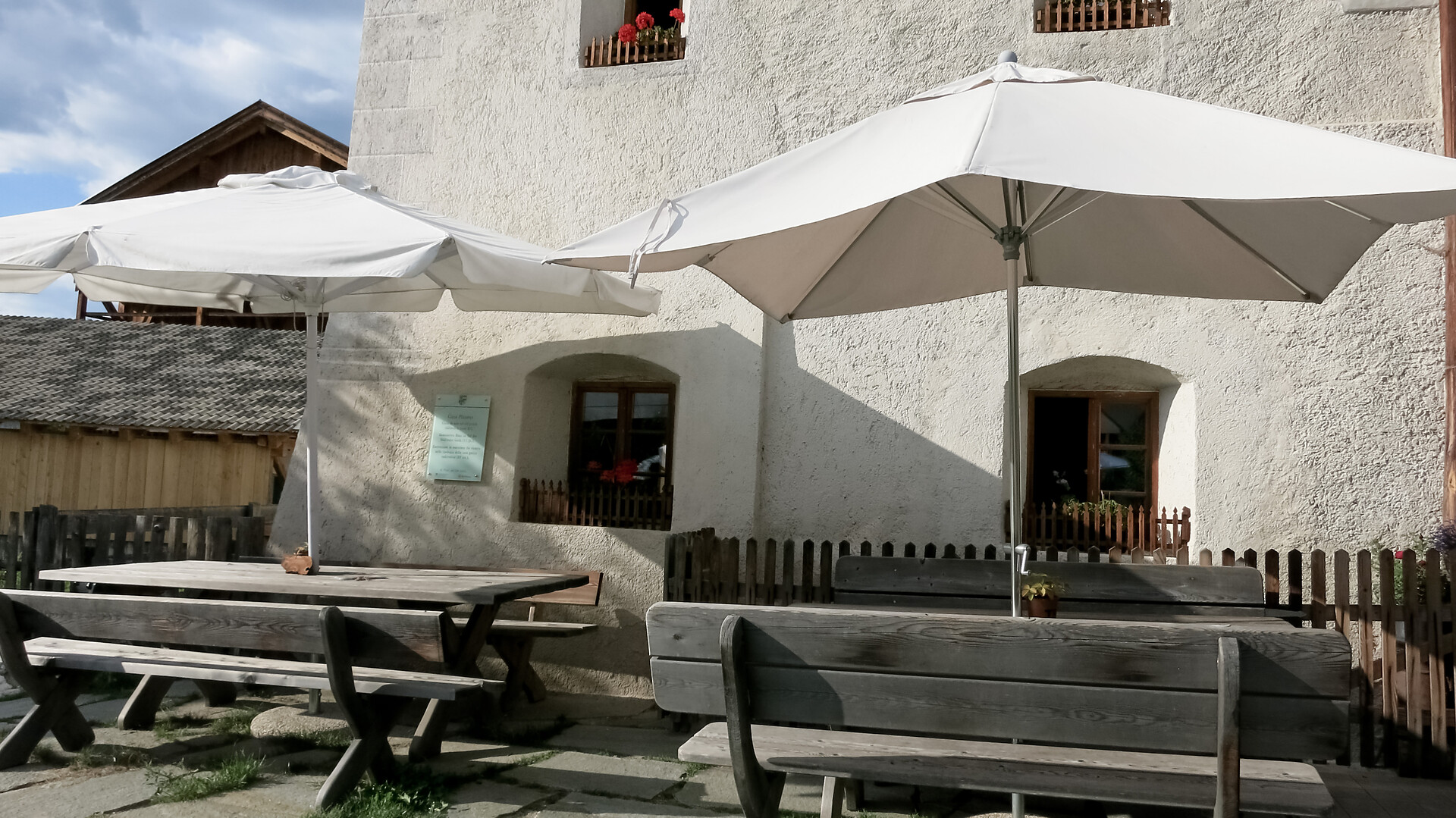 Apartments Osteria Plazores, Donkey's Farm San Vigilio 7 suedtirol.info