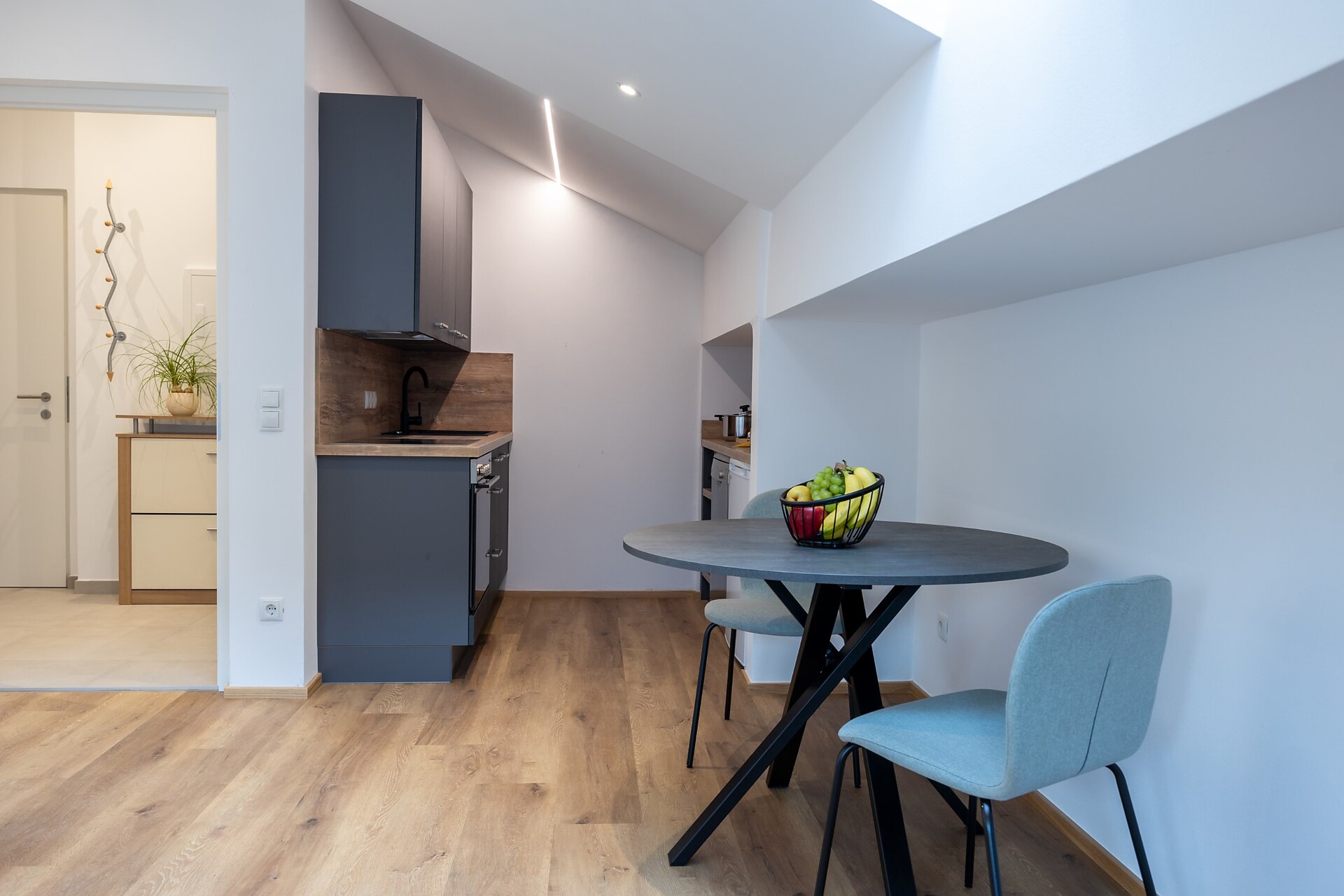 entrance area with kitchen