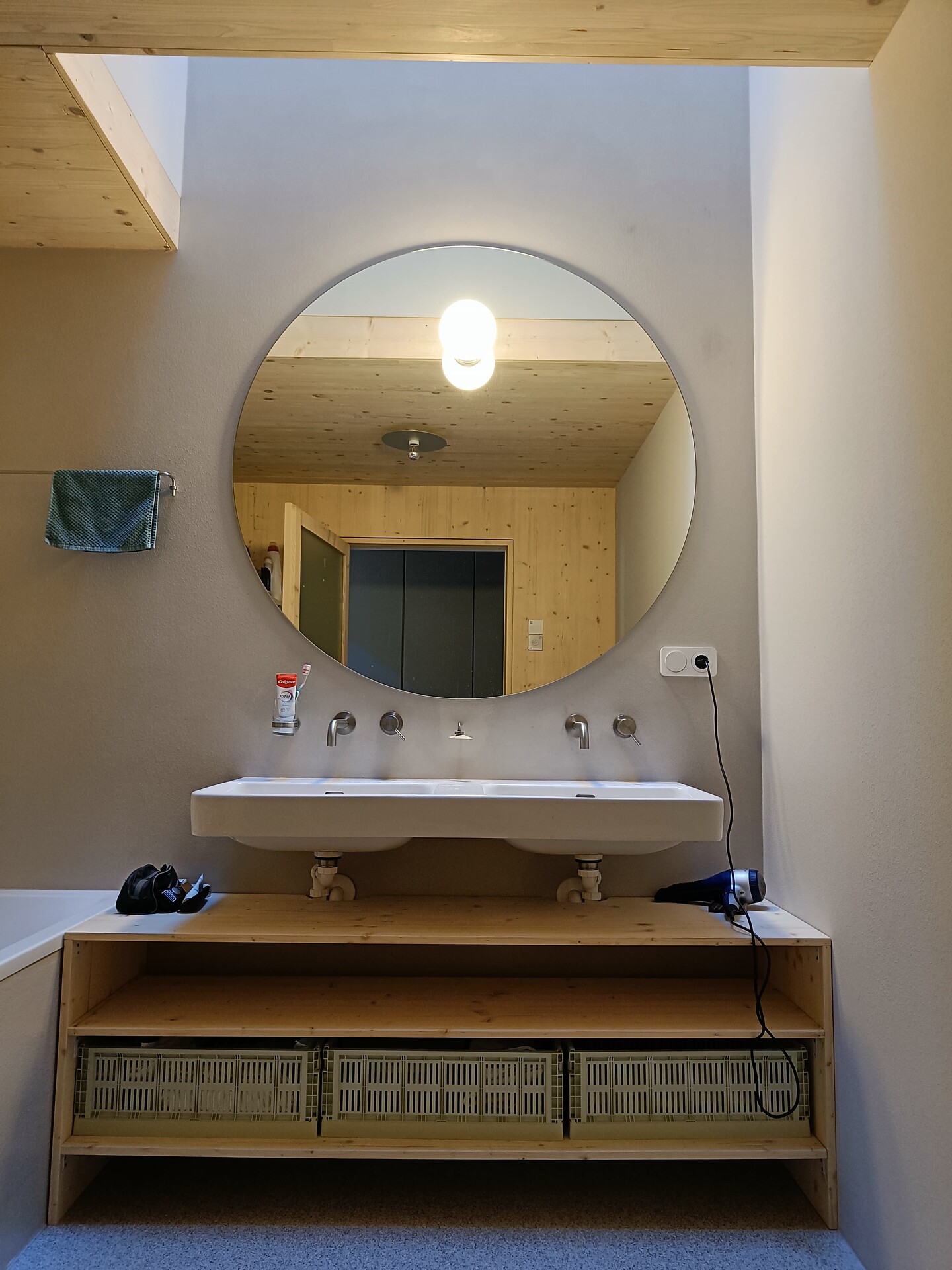 bathroom with bathtub