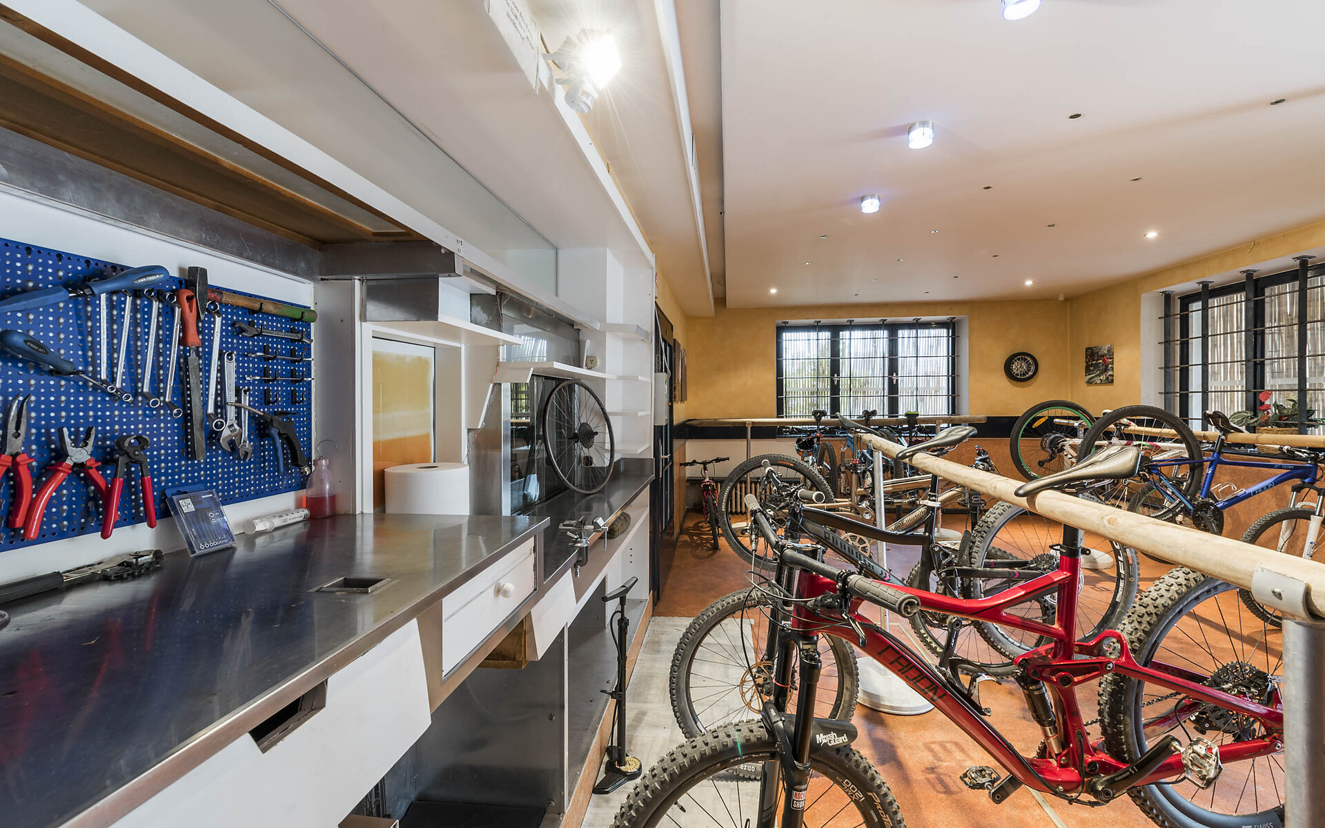 BIKE GARAGE