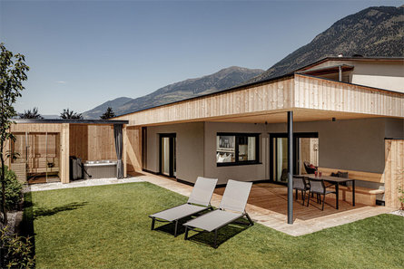 AMOLARIS PRIVATE GARDEN CHALETS & RESIDENCE Laces 9 suedtirol.info