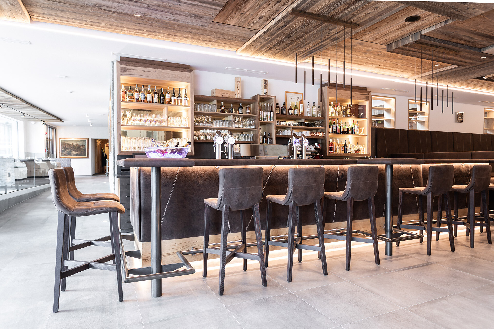 bar