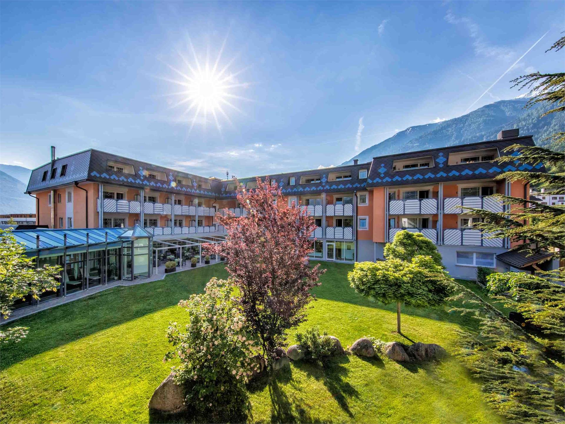 Aktiv- & Wellnesshotel Zentral Prad am Stilfser Joch 1 suedtirol.info