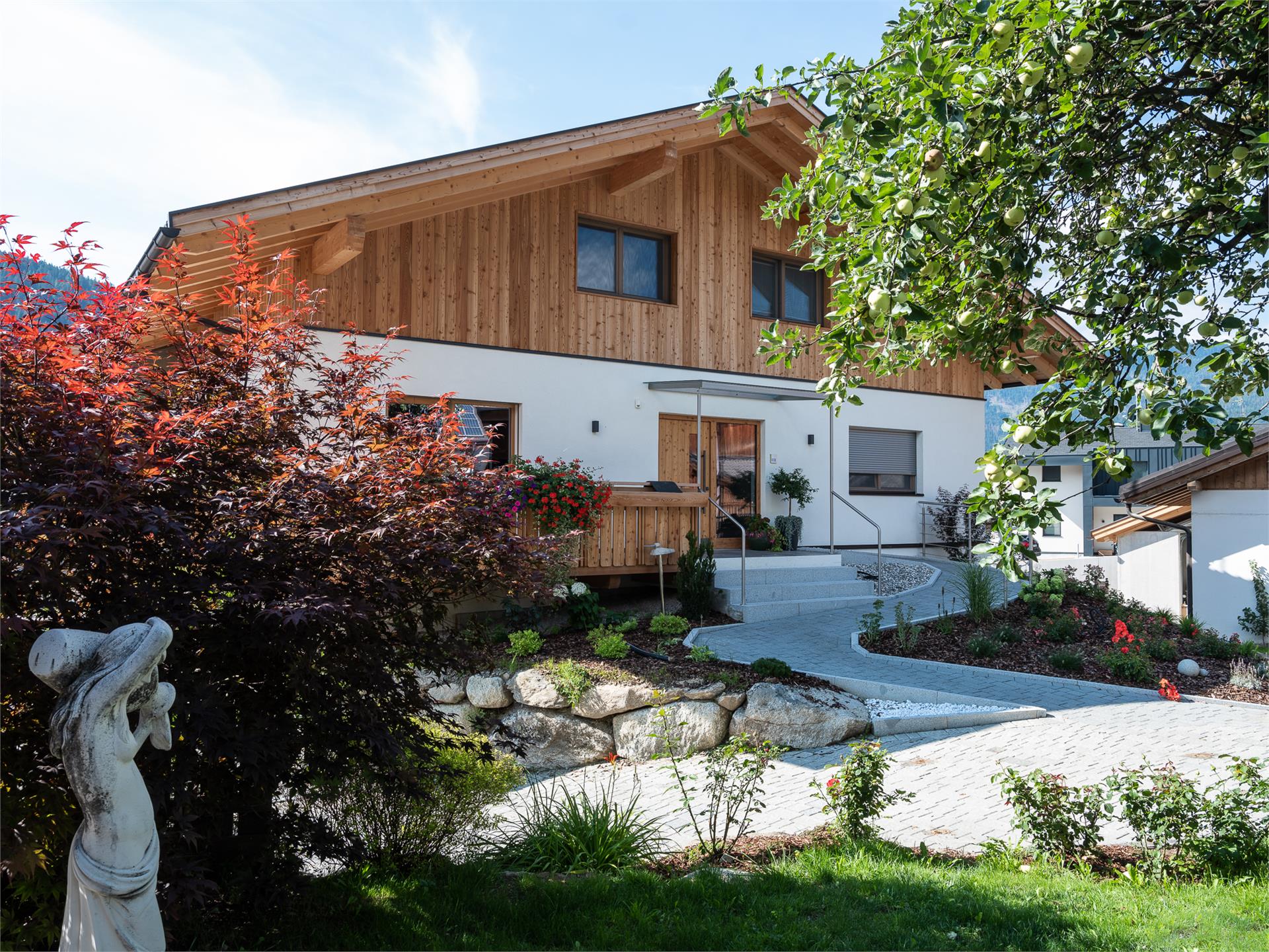 Andis Appartments Monguelfo-Tesido 2 suedtirol.info