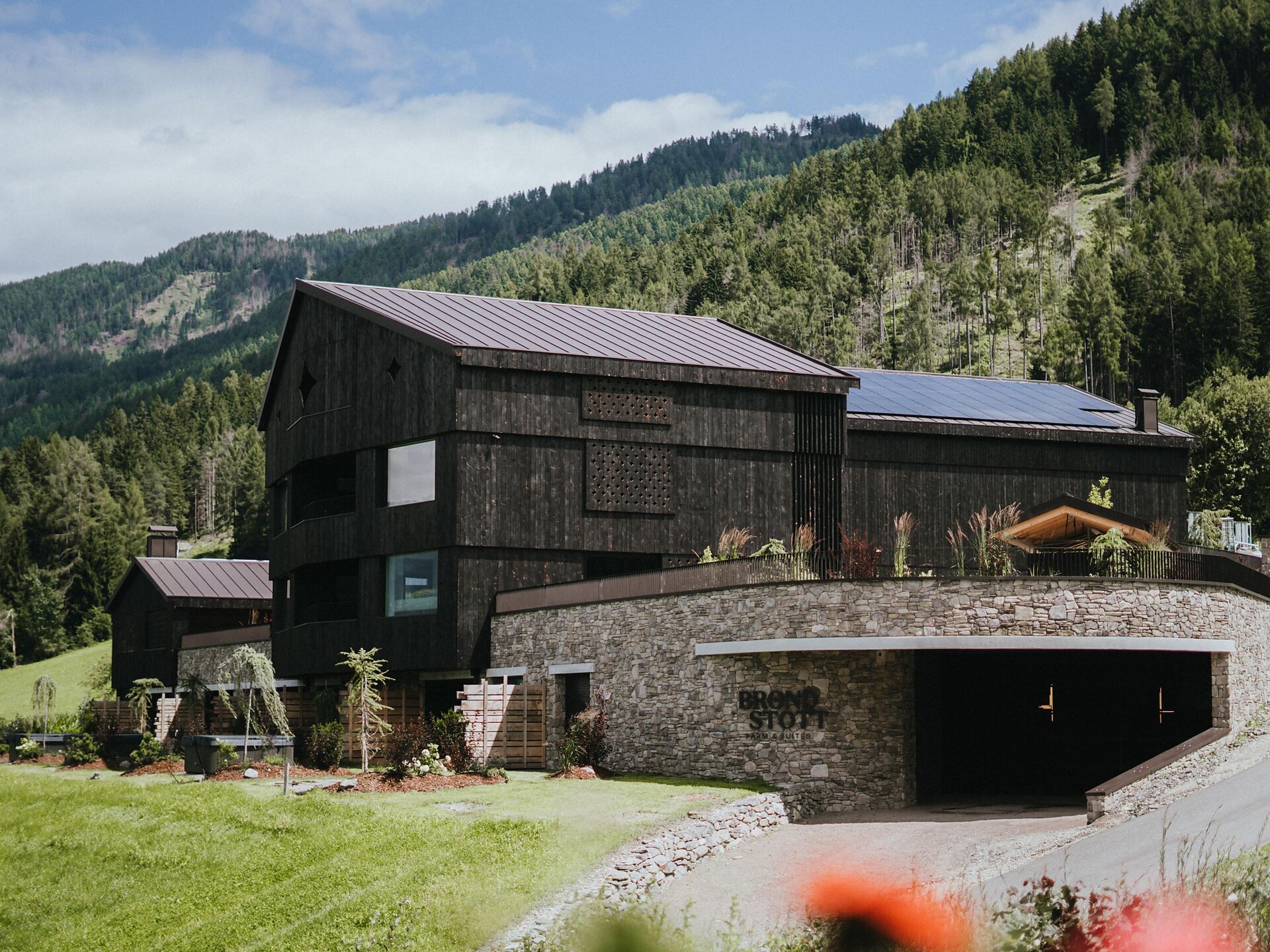 Brondstott Farm & Suites