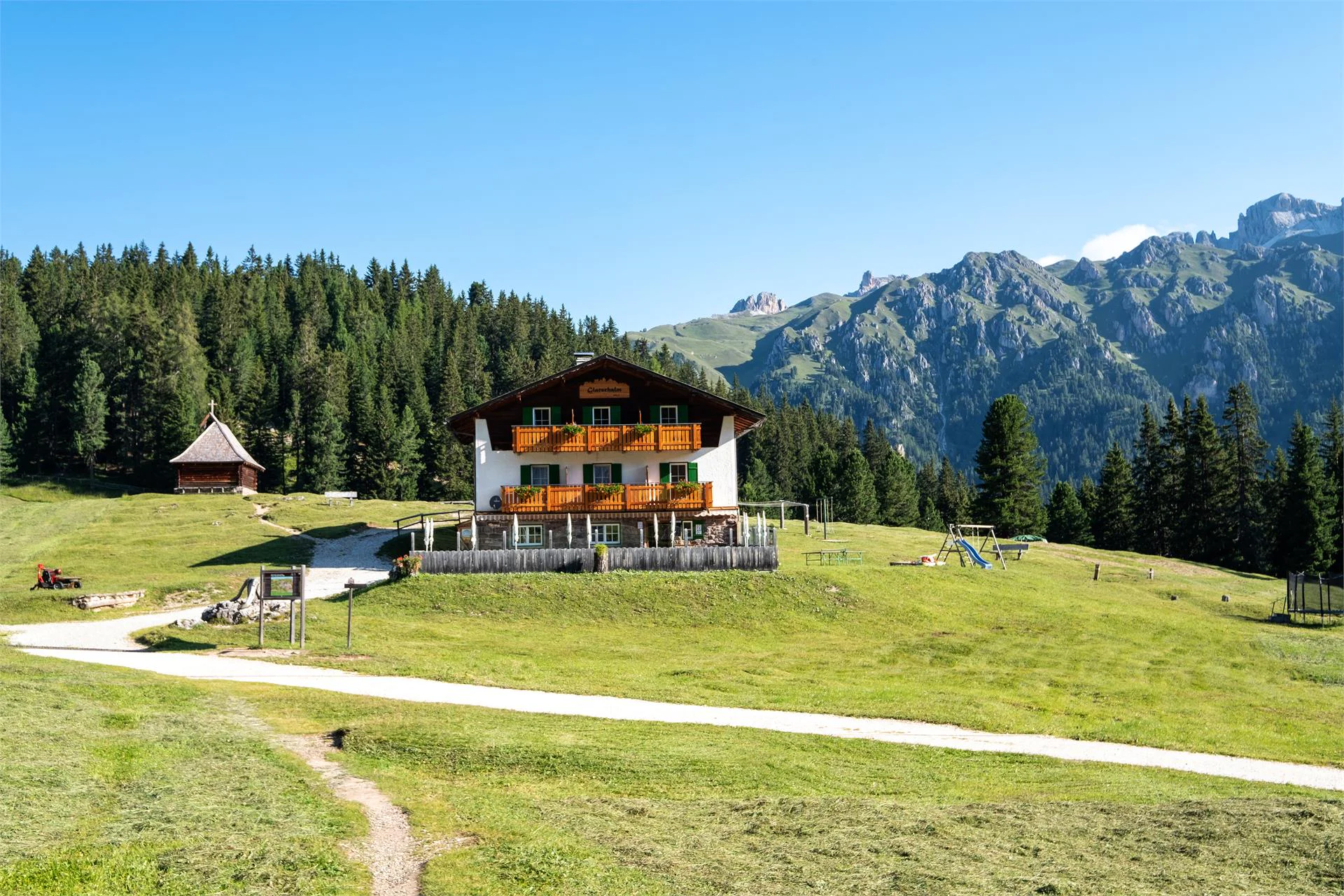 Berggasthof Glatsch Alm Villnöss 2 suedtirol.info