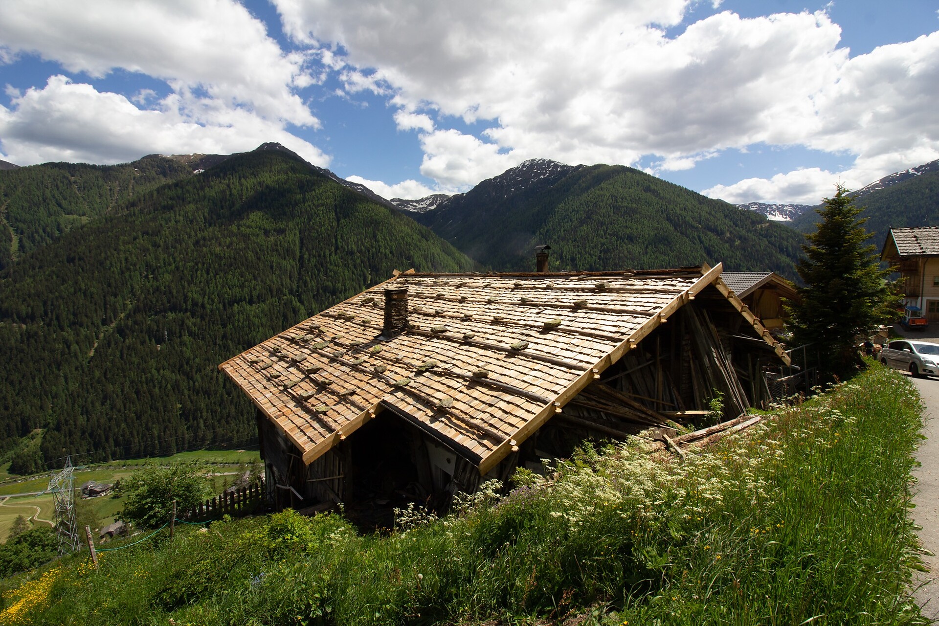 i tetti tipici della valle ultimo