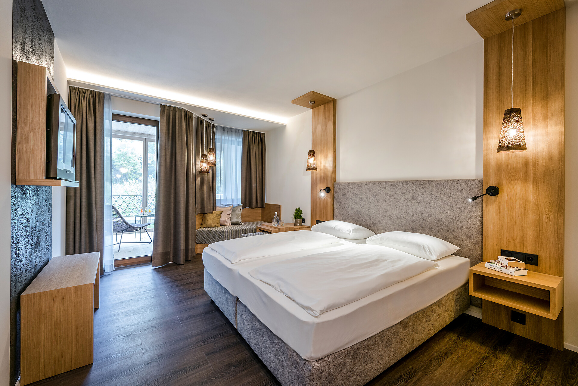 M BOTANGO room