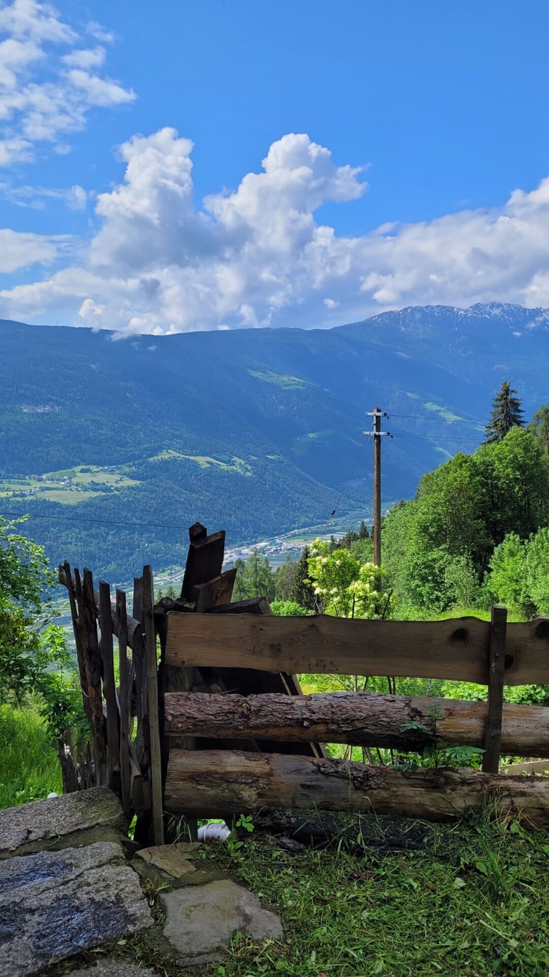 Vor dem Haus