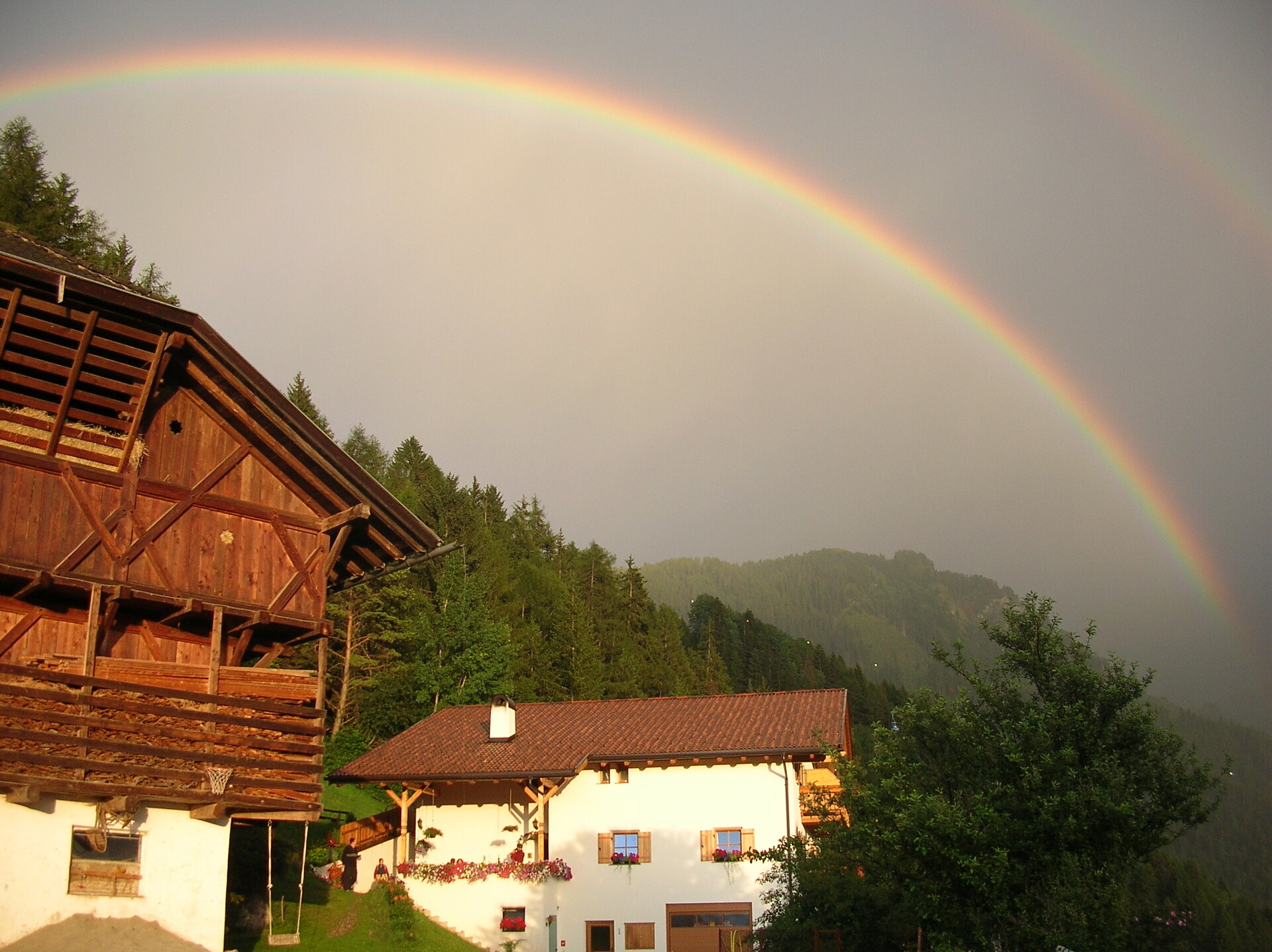 Grunserhof with rainbow
